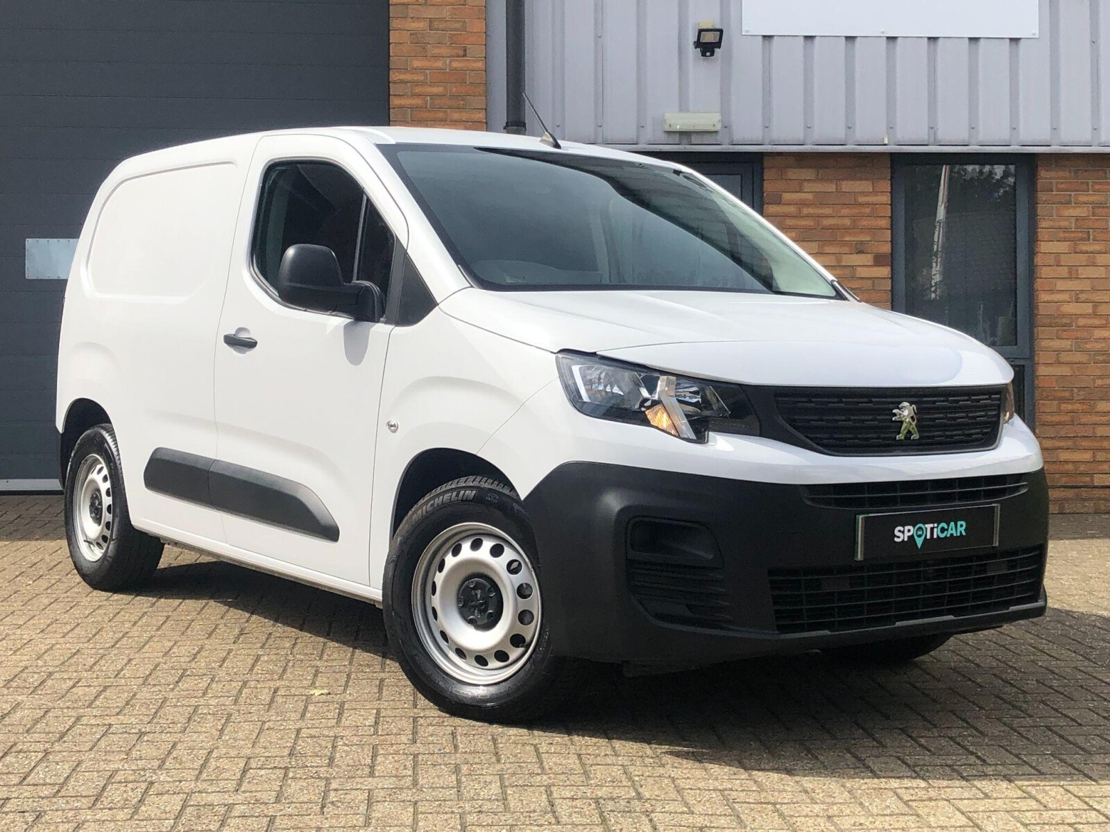 Main listing image - Peugeot e-Partner