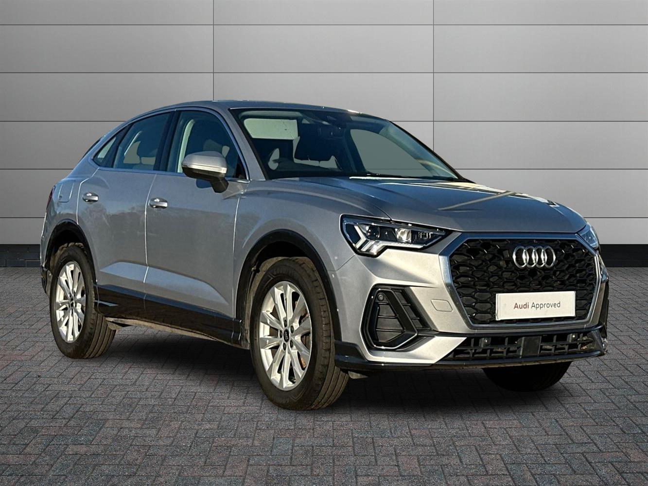 Main listing image - Audi Q3