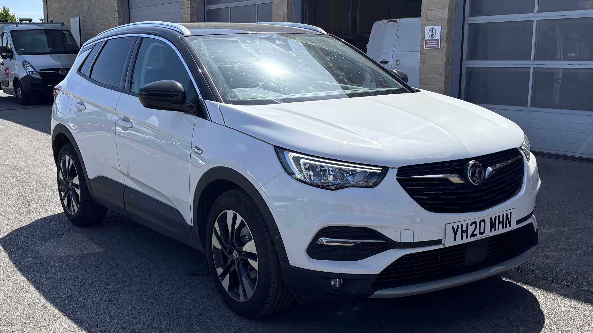 Main listing image - Vauxhall Grandland X