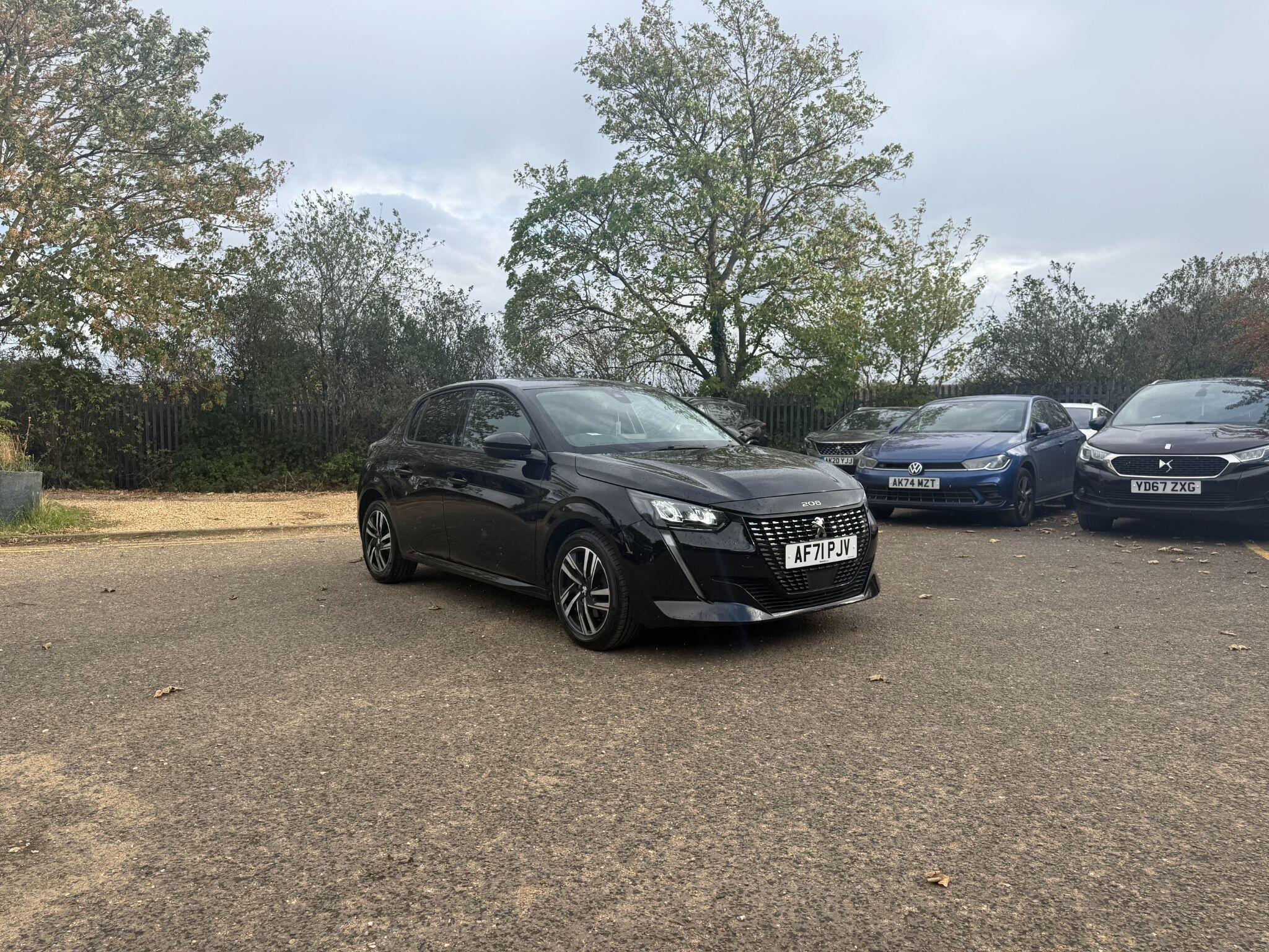 Main listing image - Peugeot 208