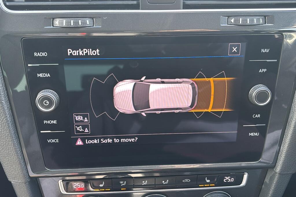 Main listing image - Volkswagen Golf