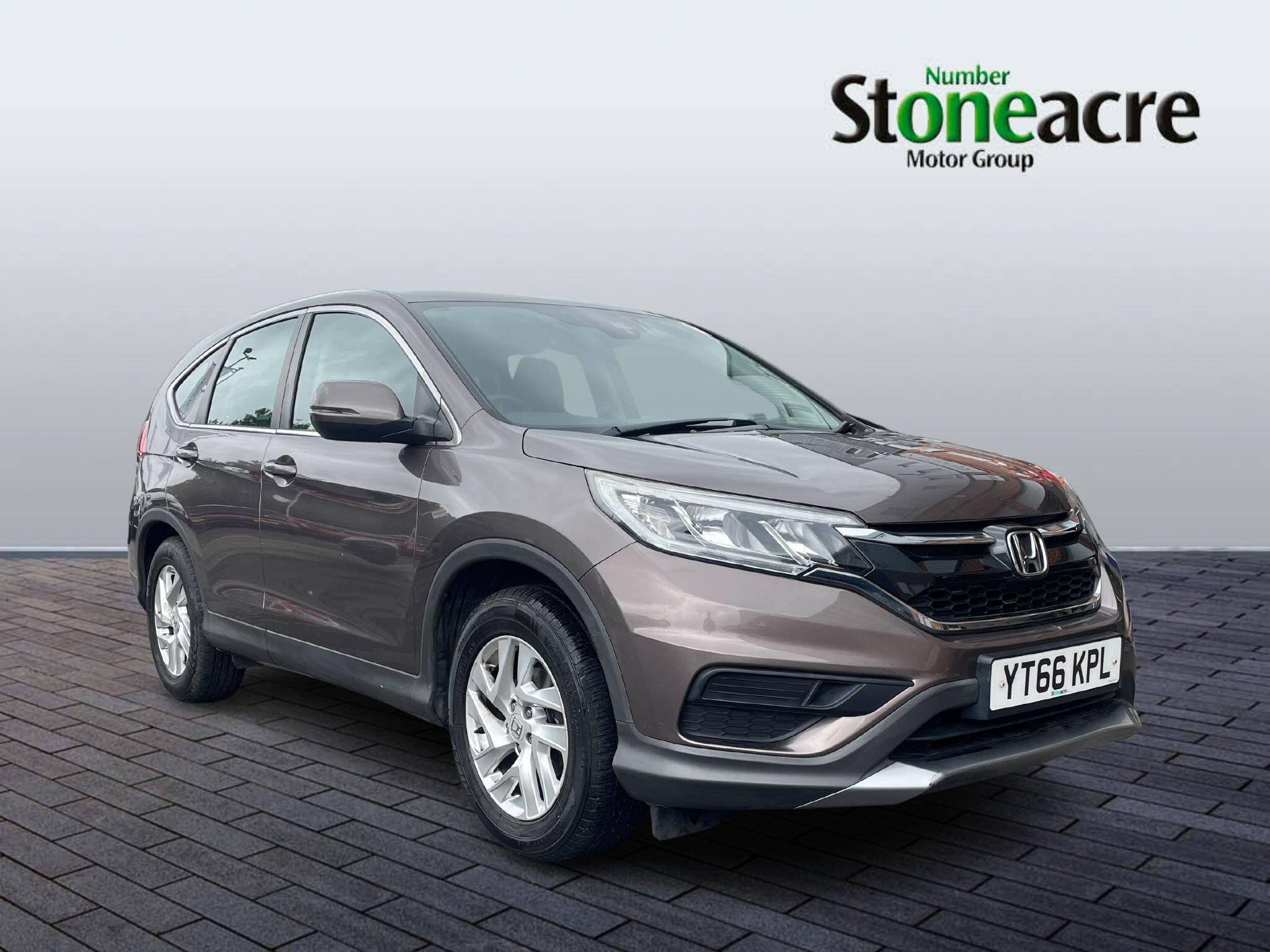 Main listing image - Honda CR-V