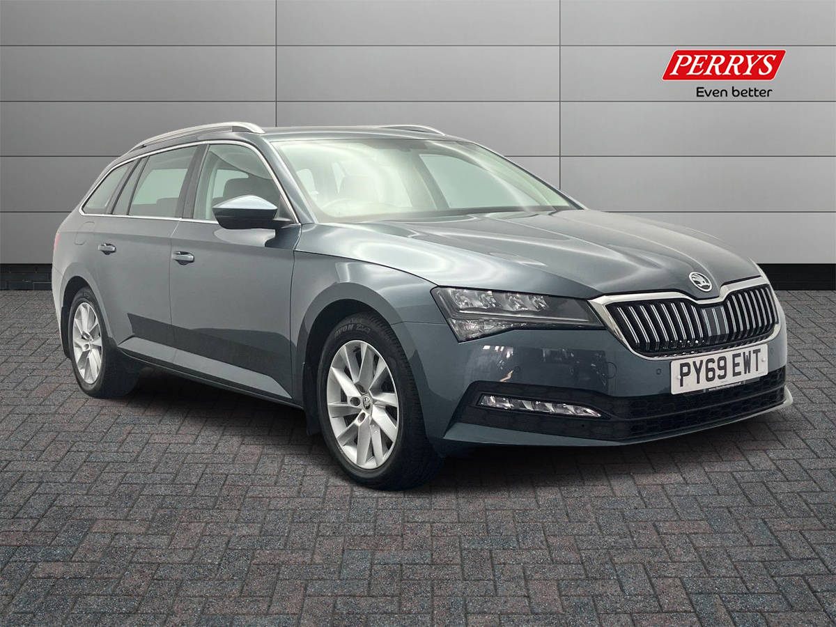 Main listing image - Skoda Superb Estate