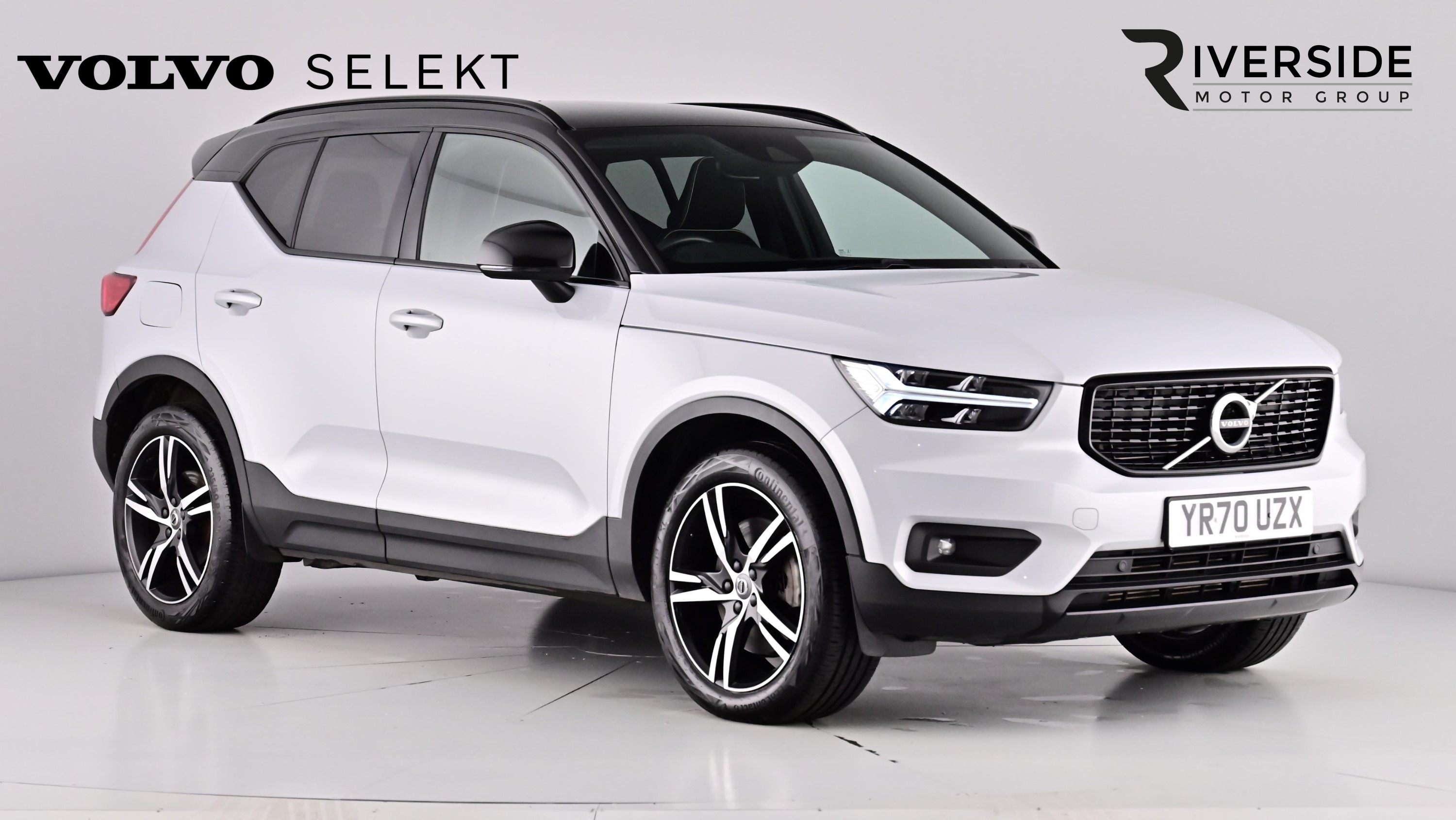 Main listing image - Volvo XC40 Recharge