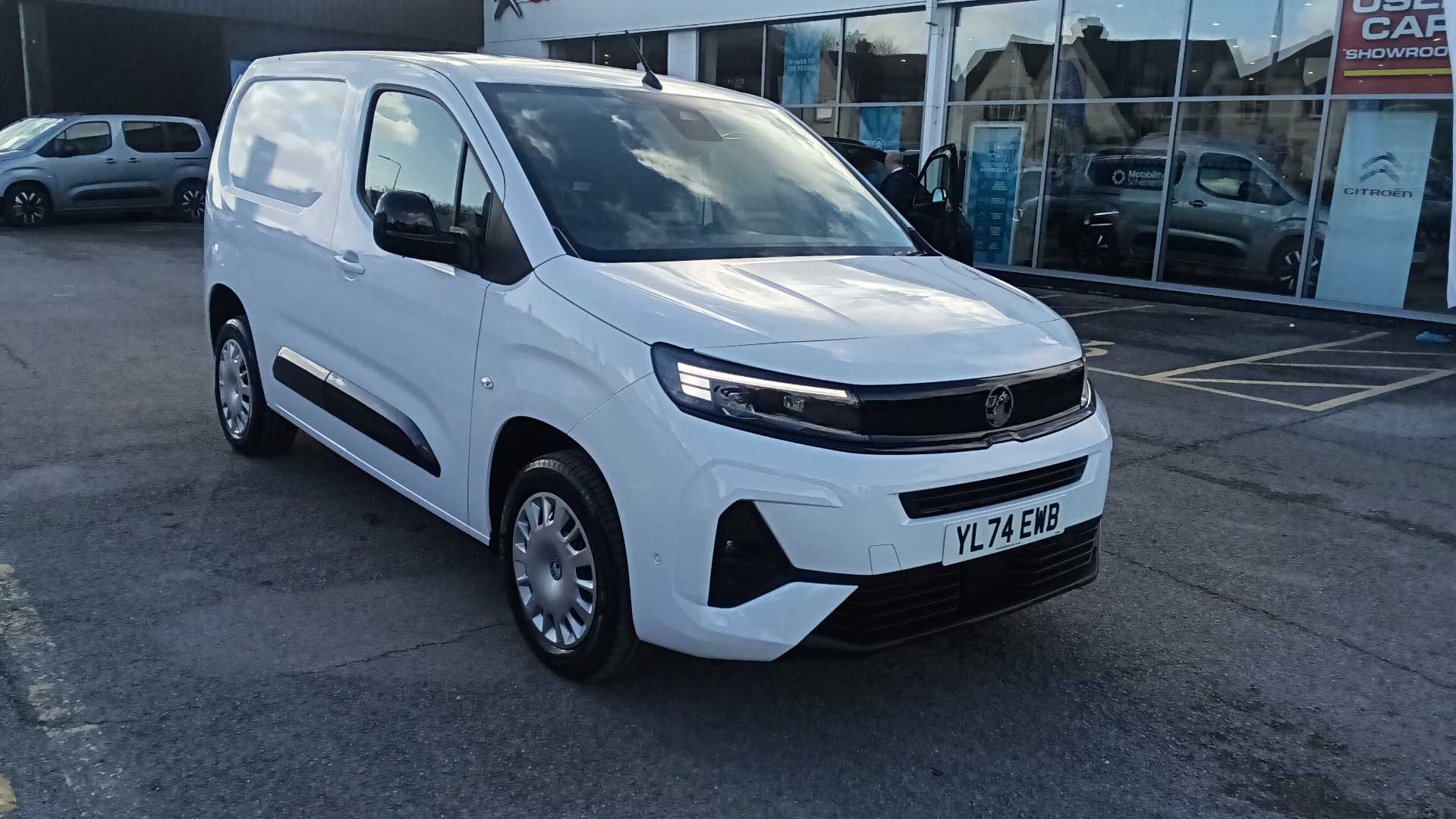 Main listing image - Vauxhall Combo Cargo