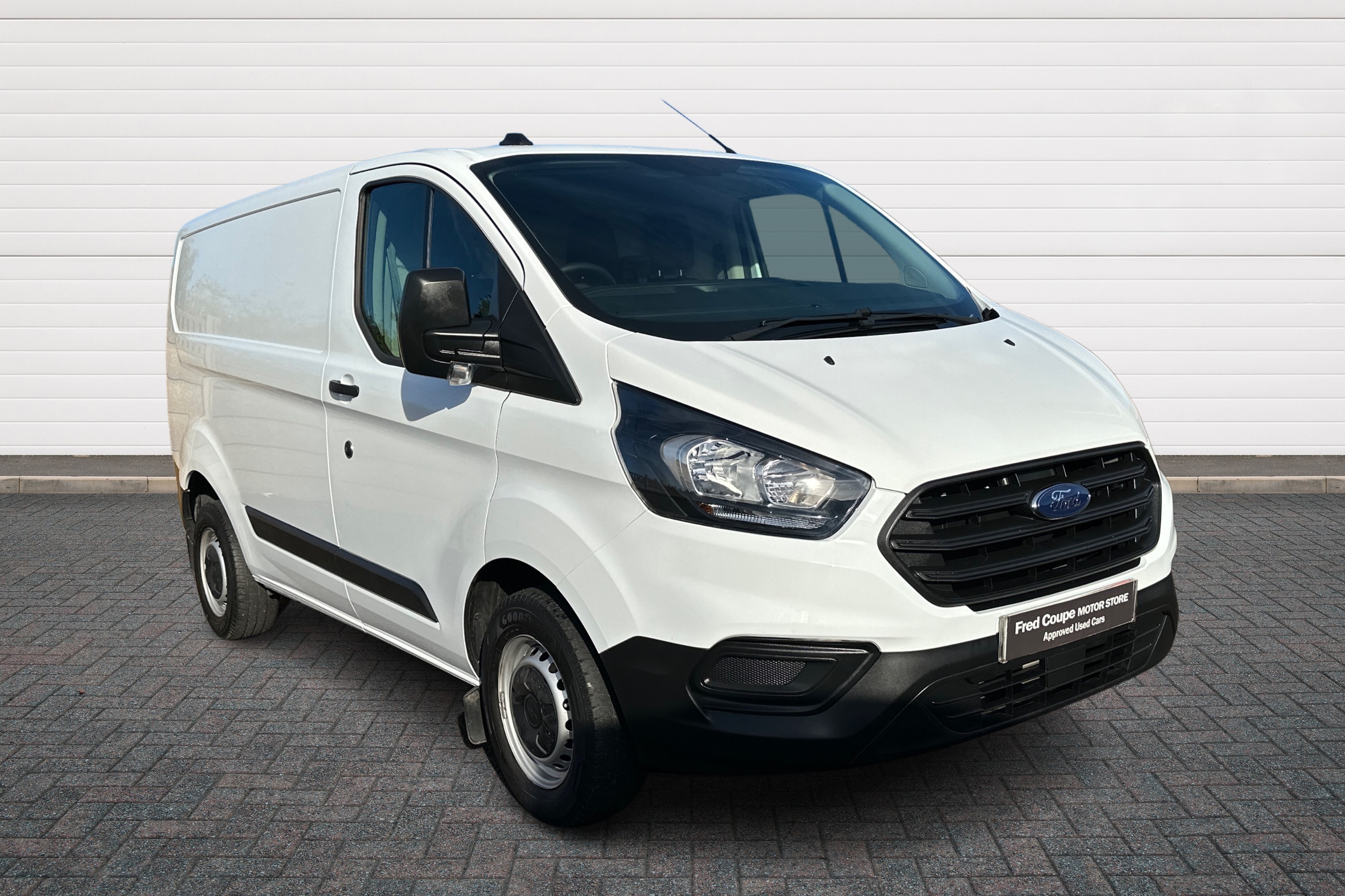 Main listing image - Ford Transit Custom