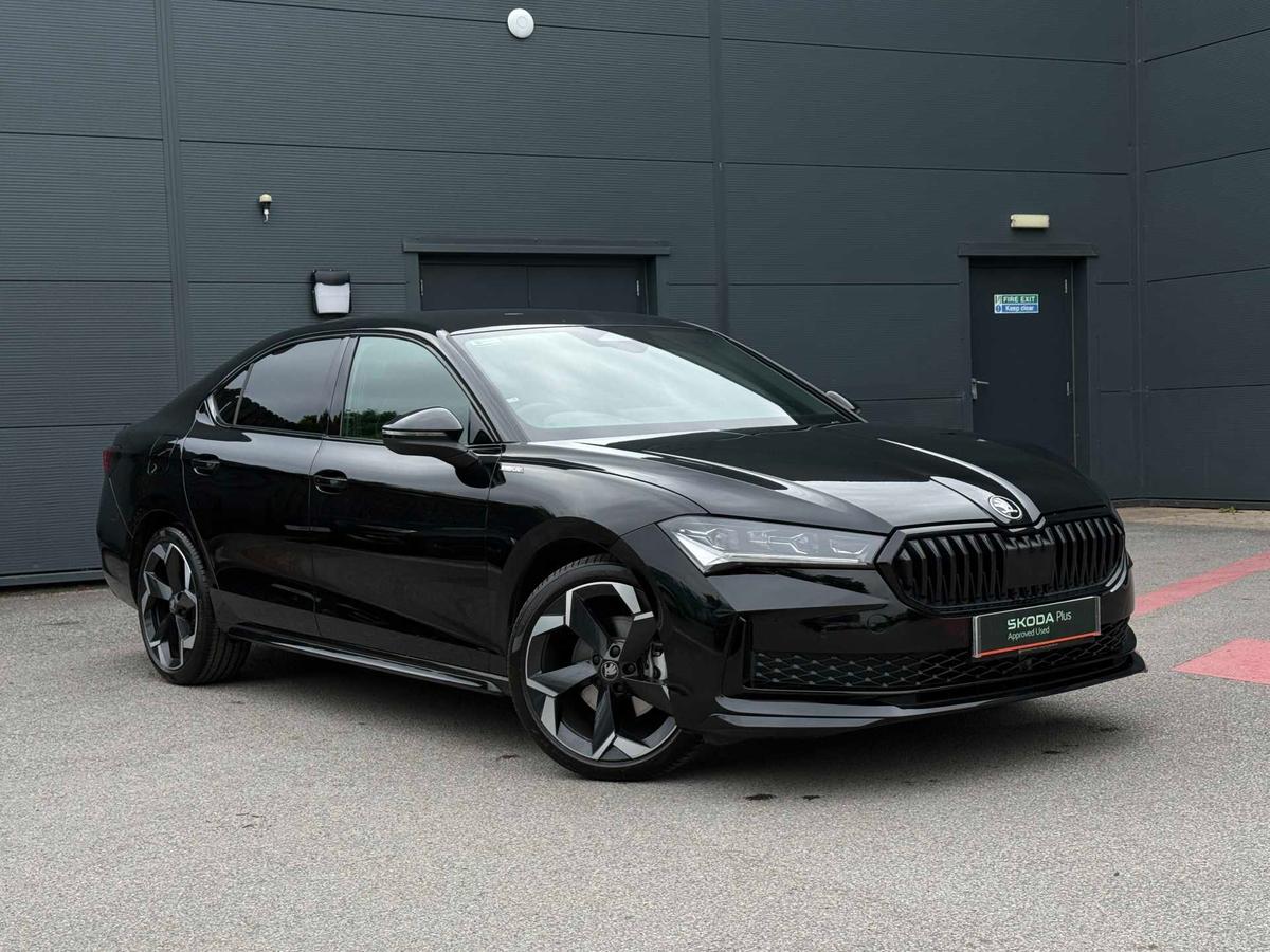 Main listing image - Skoda Superb