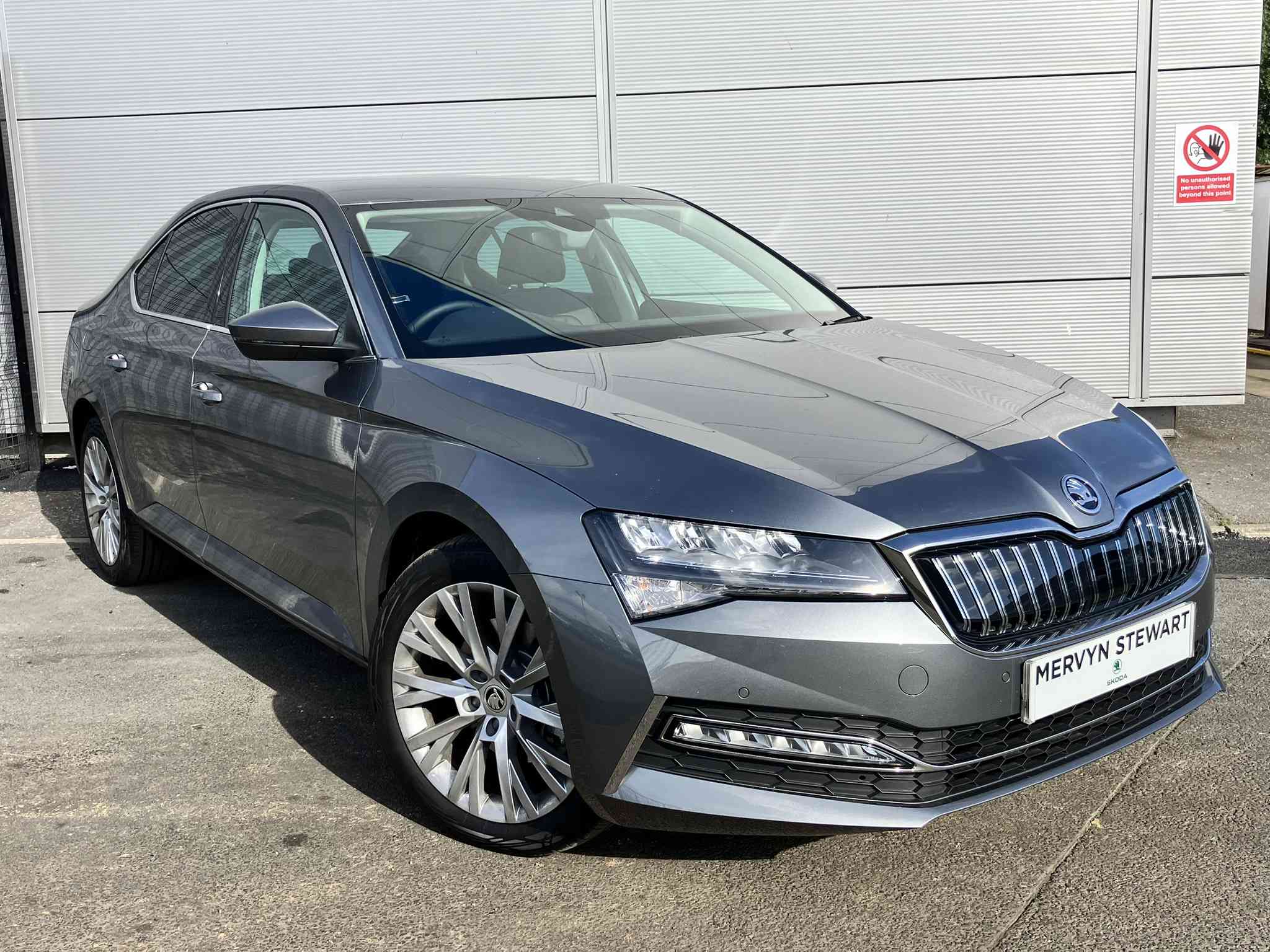 Main listing image - Skoda Superb