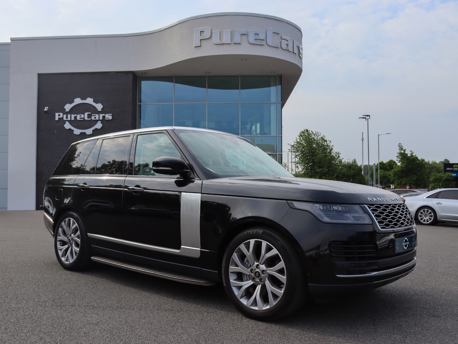 Main listing image - Land Rover Range Rover