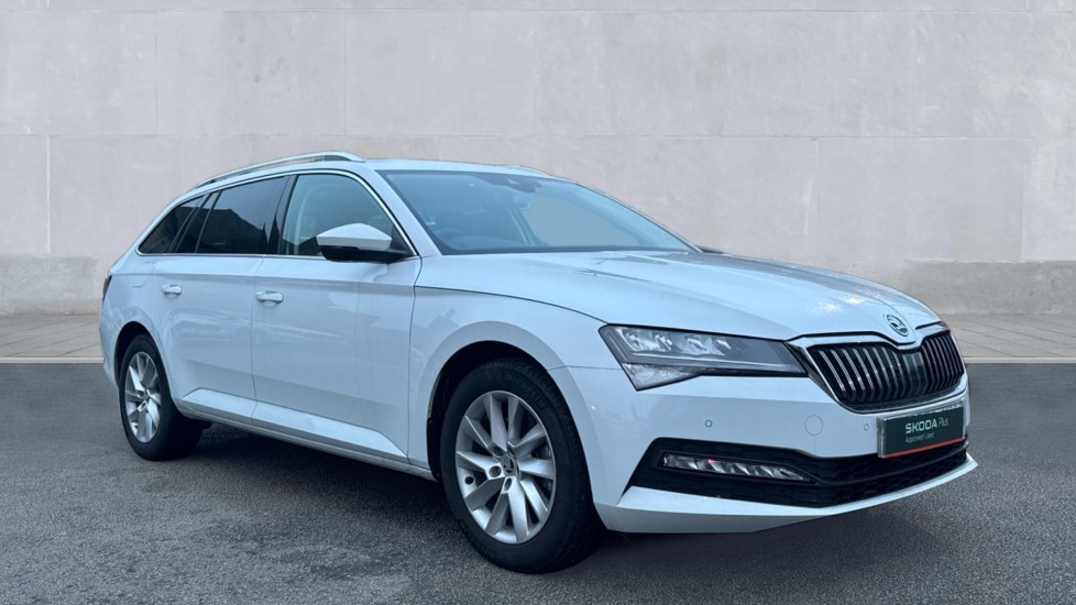 Main listing image - Skoda Superb Estate