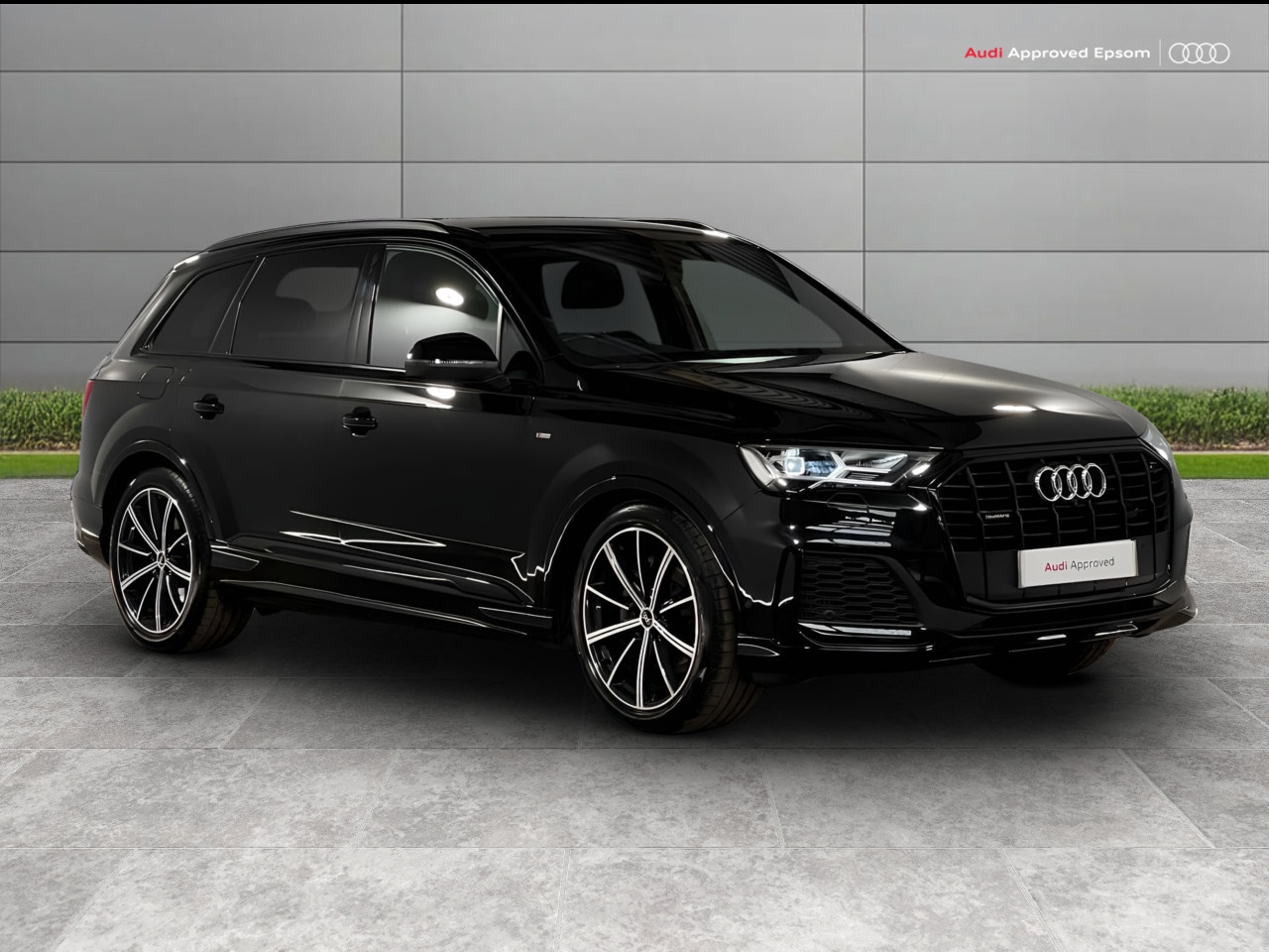 Main listing image - Audi Q7