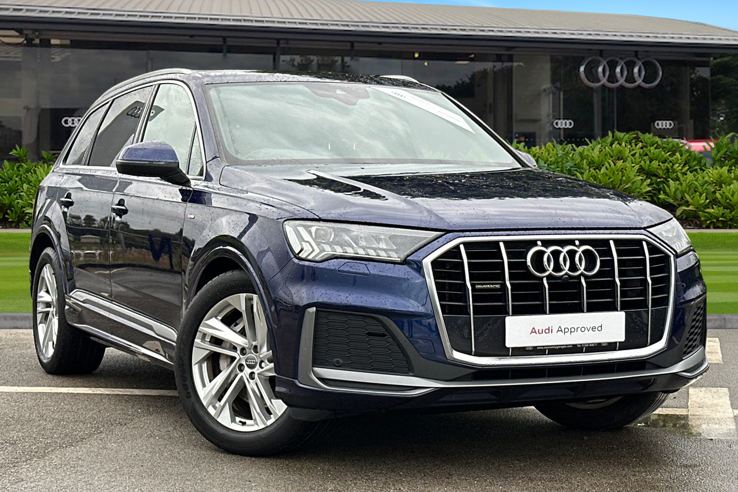 Main listing image - Audi Q7