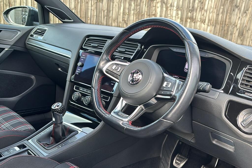 Main listing image - Volkswagen Golf GTI