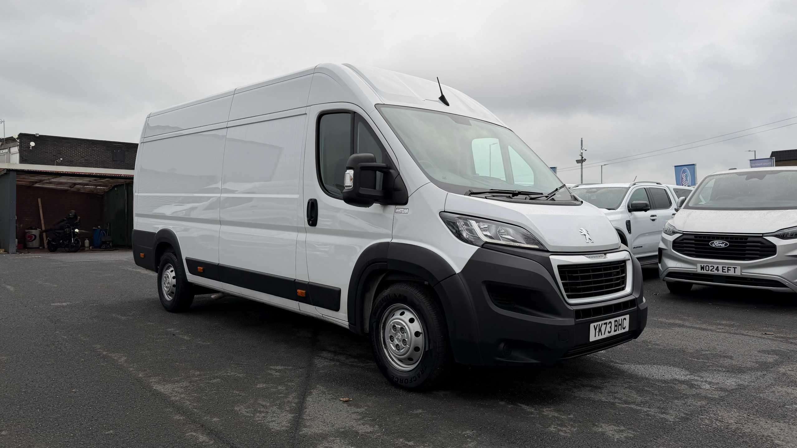 Main listing image - Peugeot Boxer