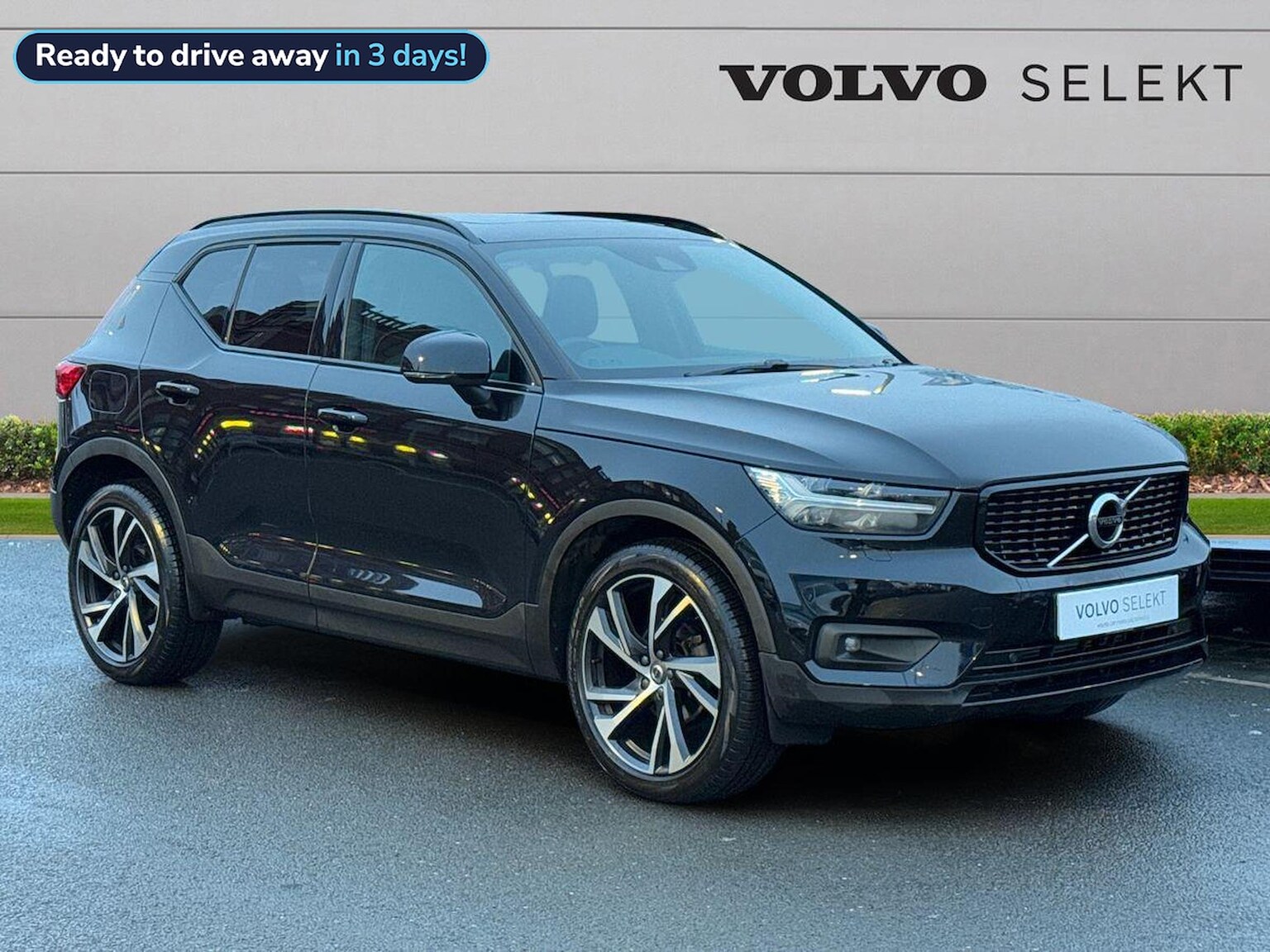 Main listing image - Volvo XC40