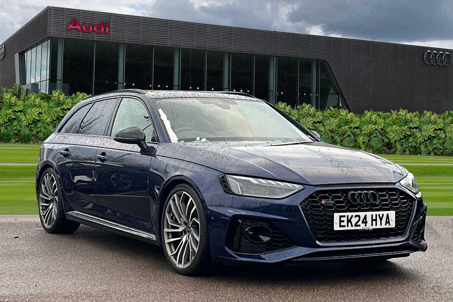 Main listing image - Audi RS4