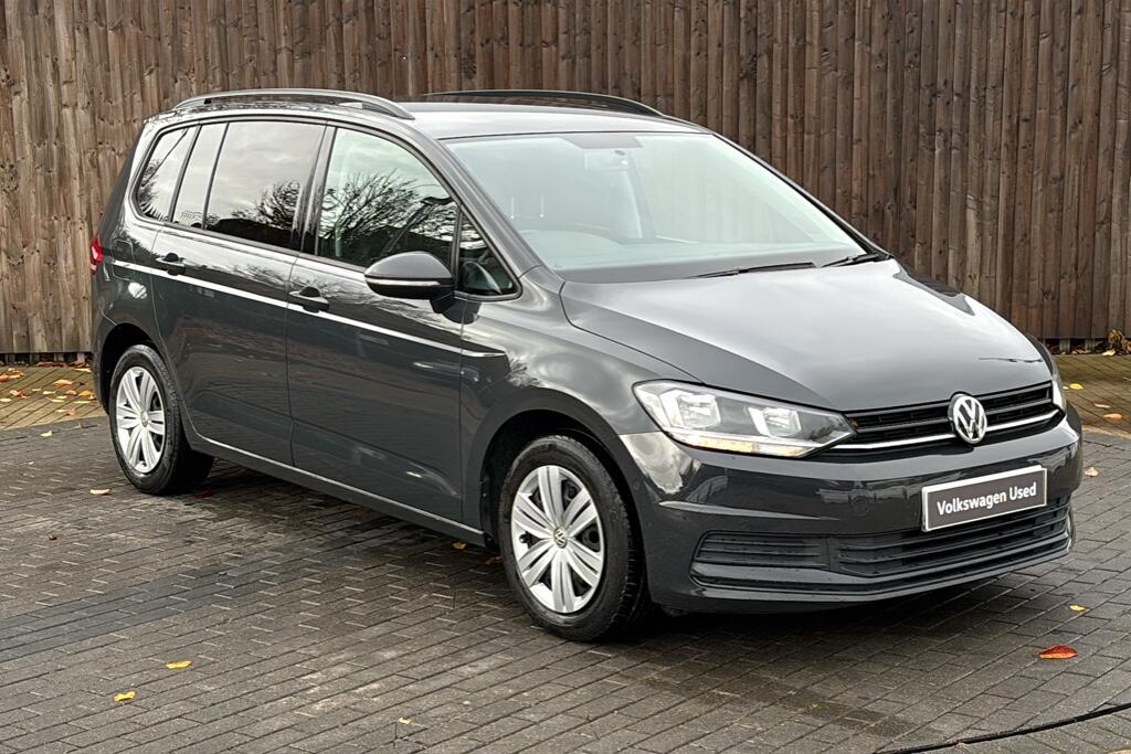 Main listing image - Volkswagen Touran