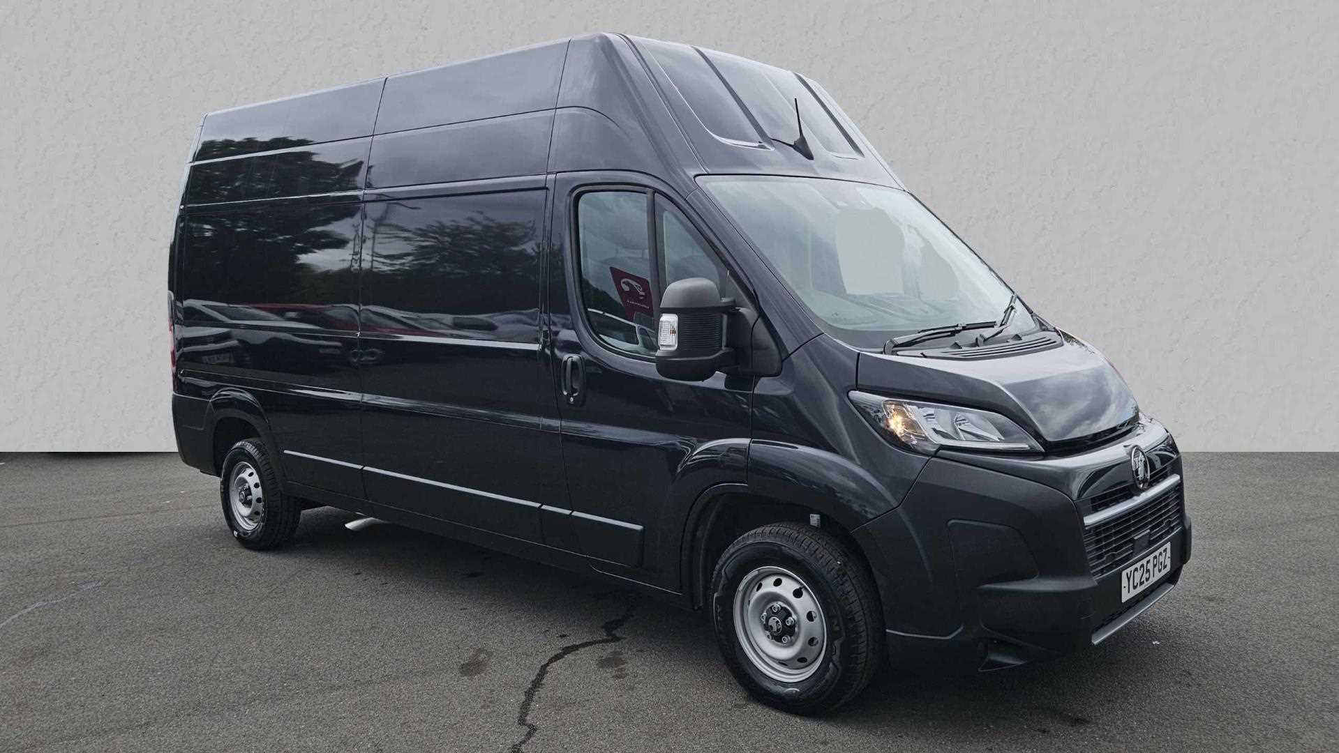 Main listing image - Vauxhall Movano