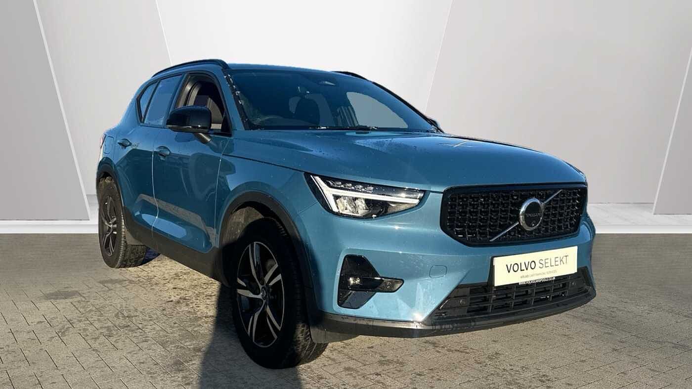 Main listing image - Volvo XC40