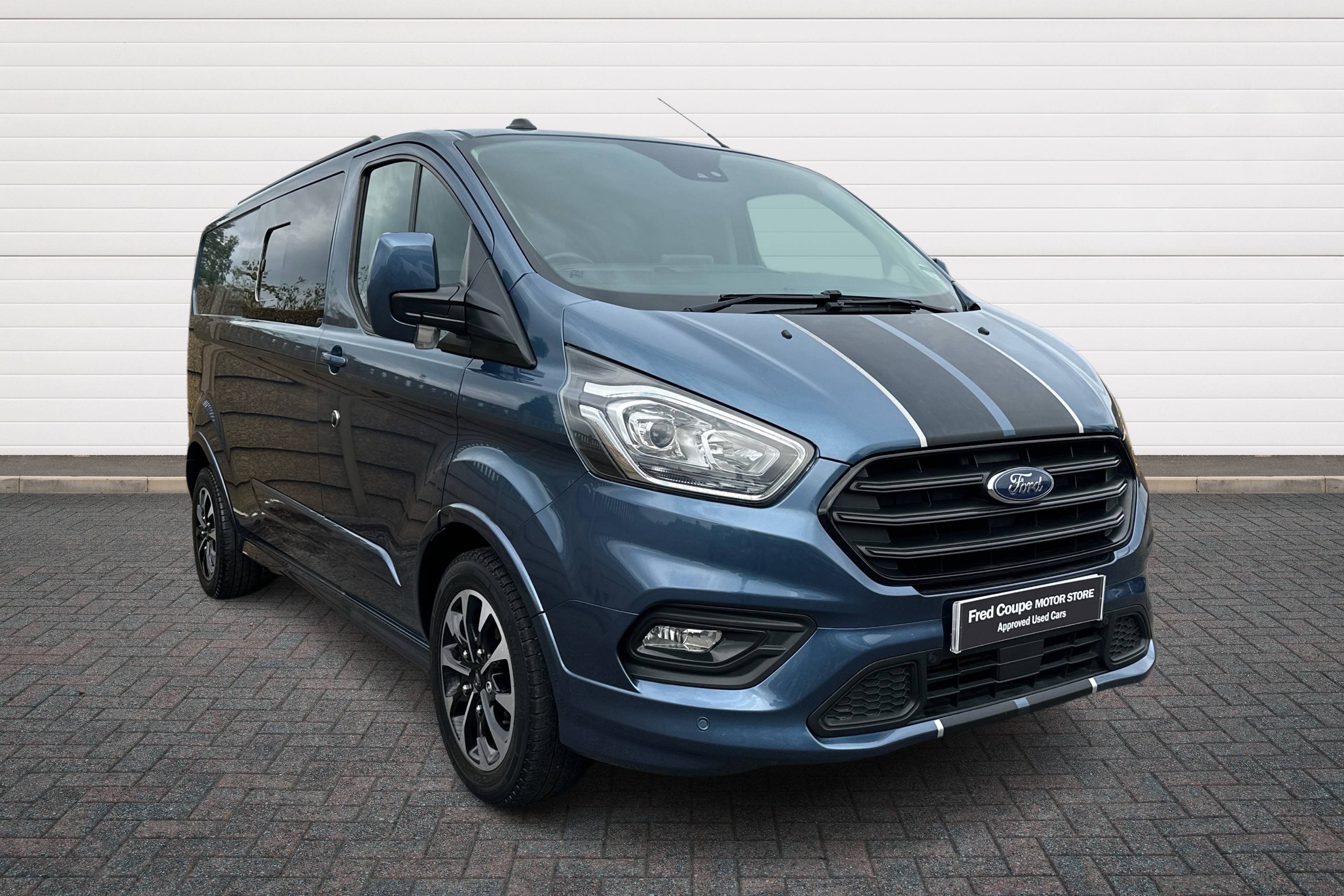 Main listing image - Ford Transit Custom