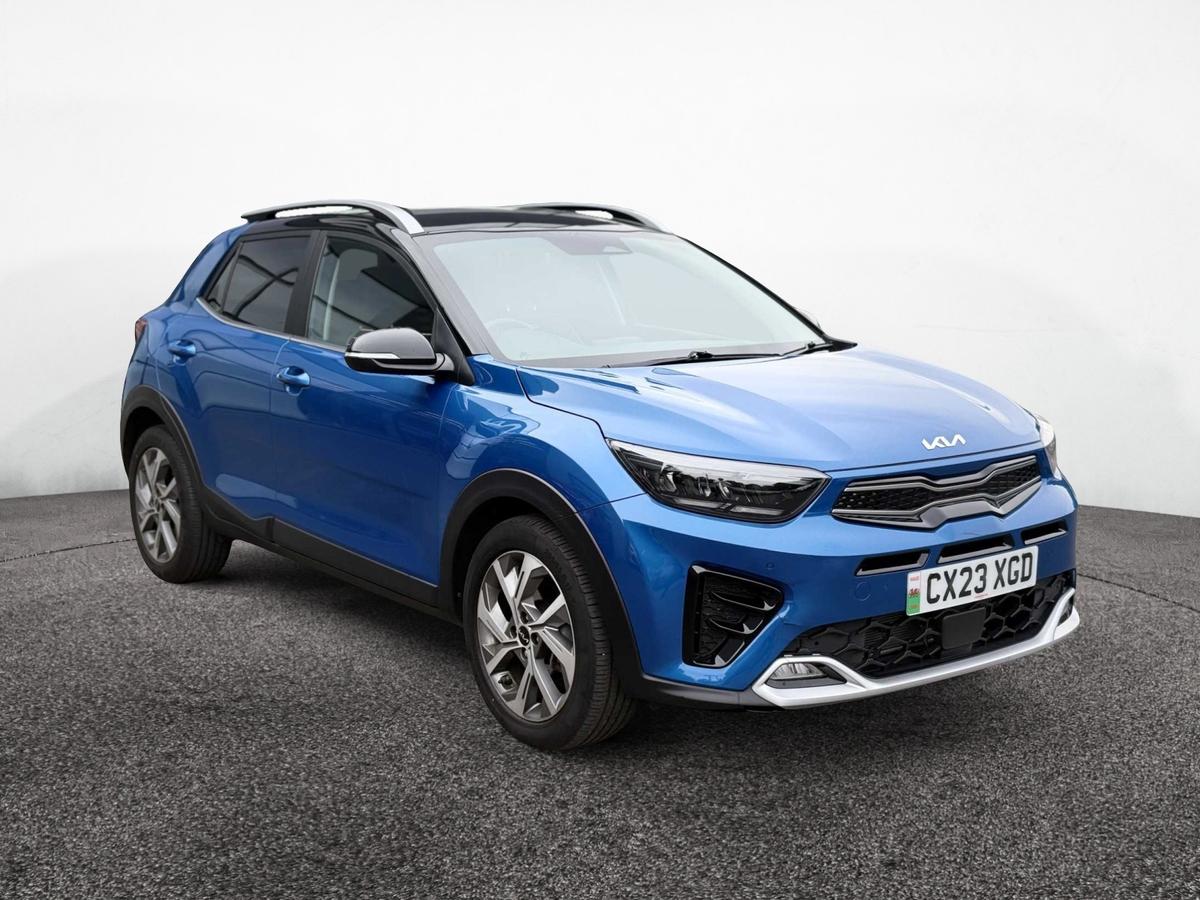 Main listing image - Kia Stonic