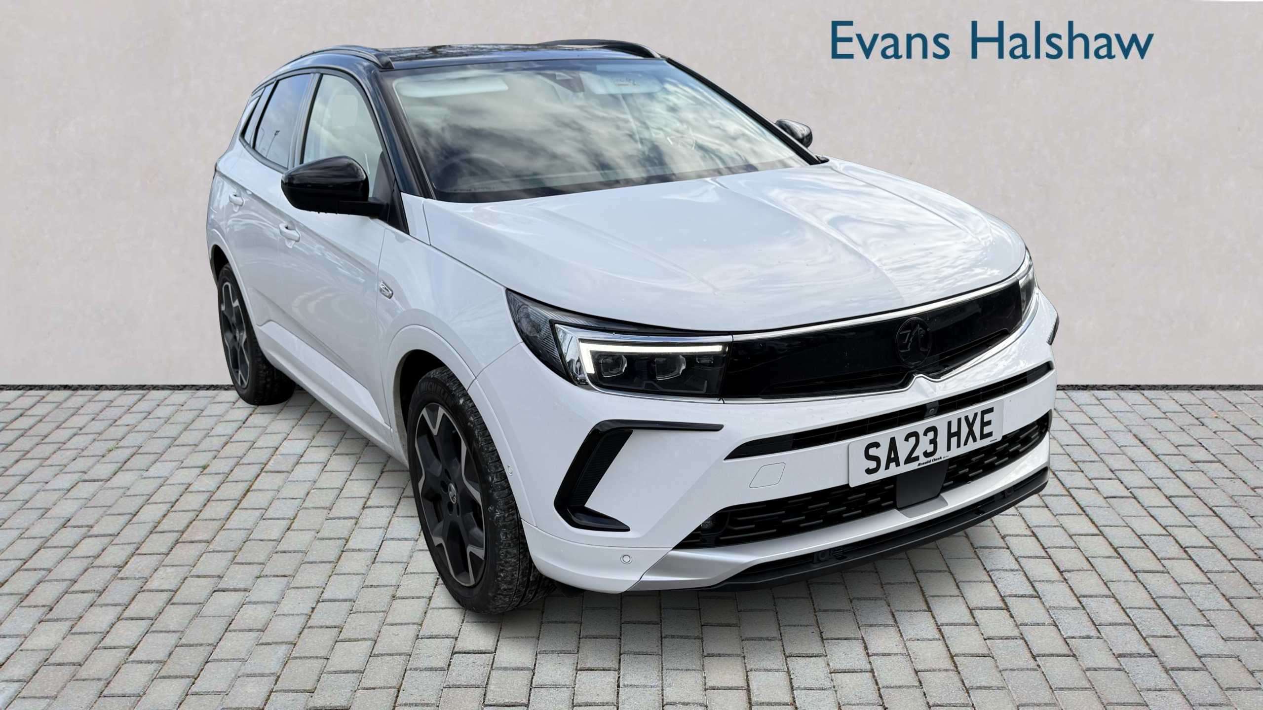 Main listing image - Vauxhall Grandland