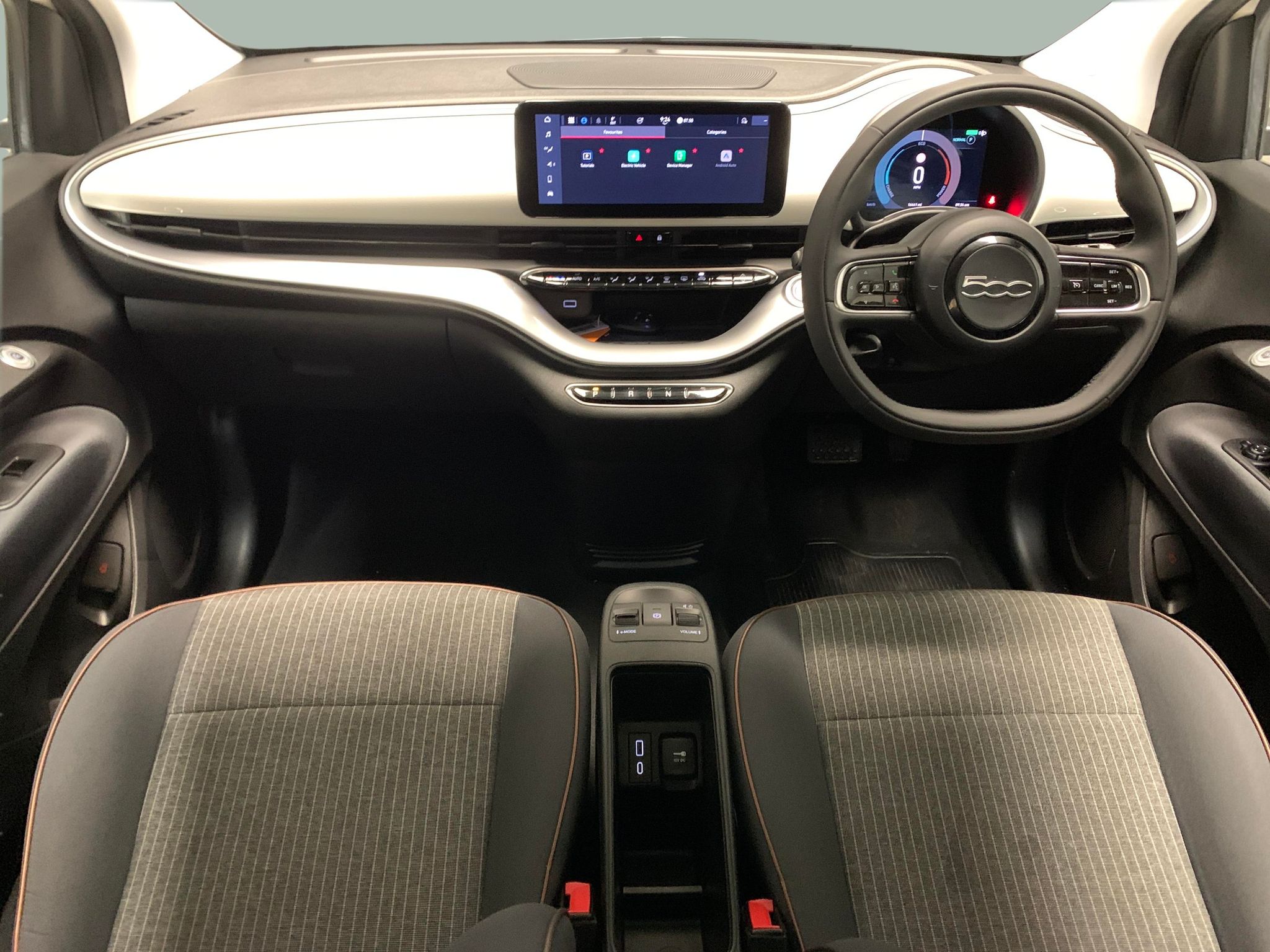 Main listing image - Fiat 500 Electric