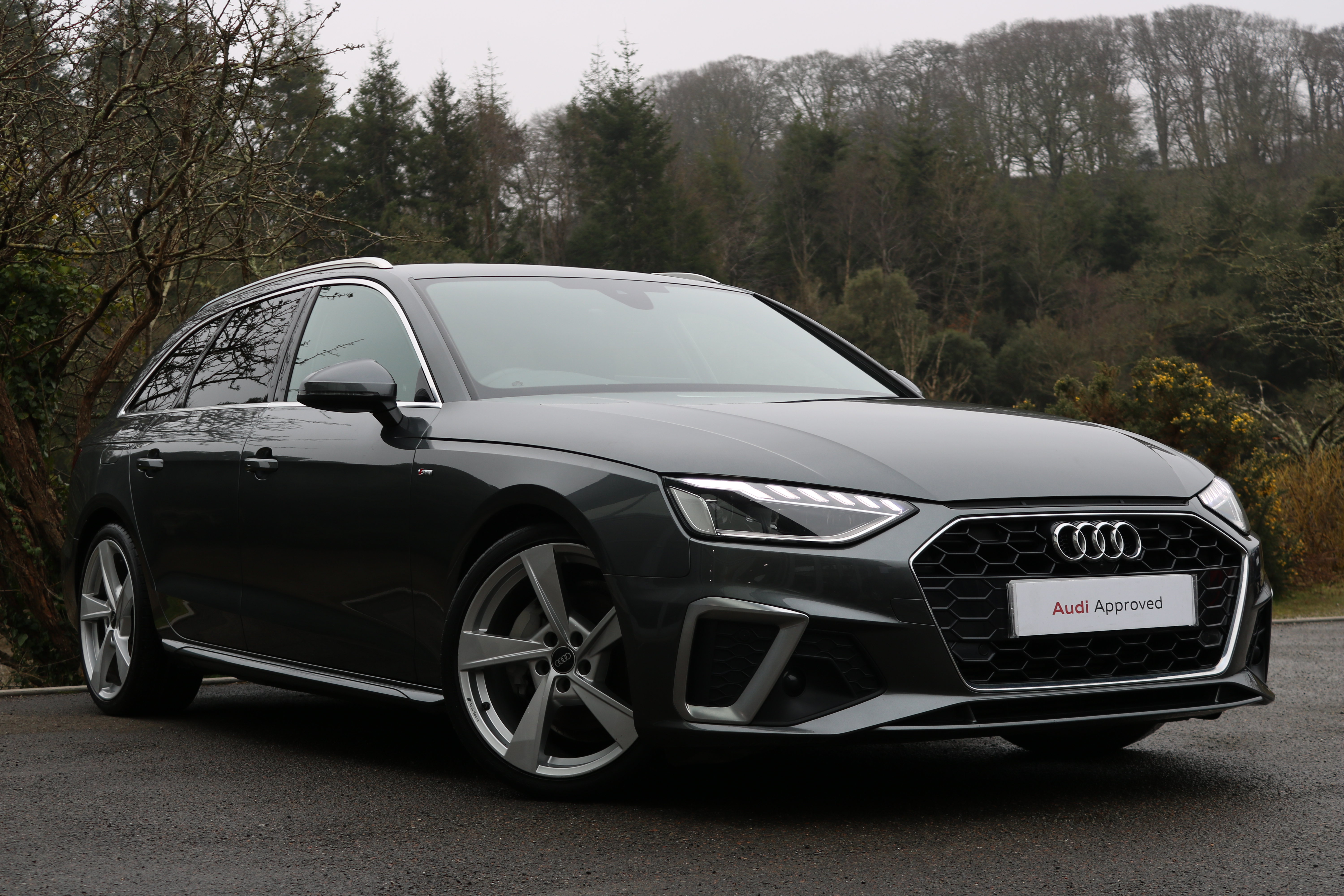 Main listing image - Audi A4