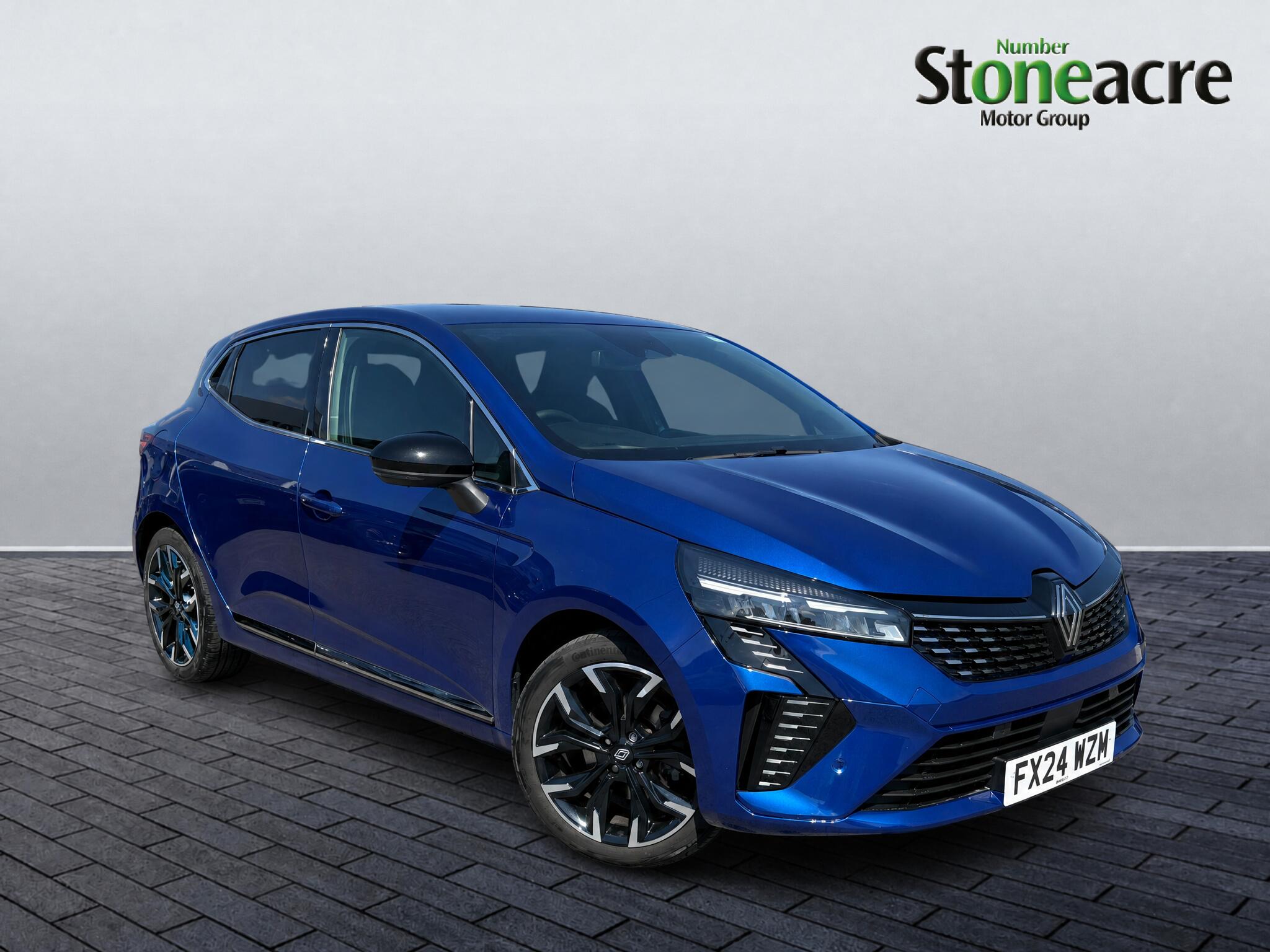 Main listing image - Renault Clio