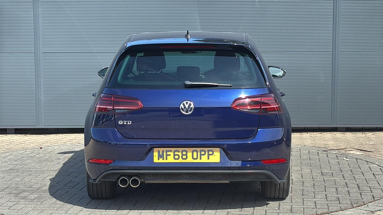 Main listing image - Volkswagen Golf