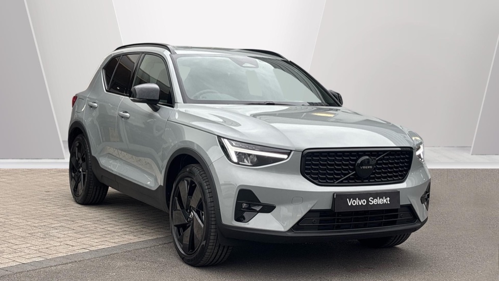Main listing image - Volvo XC40