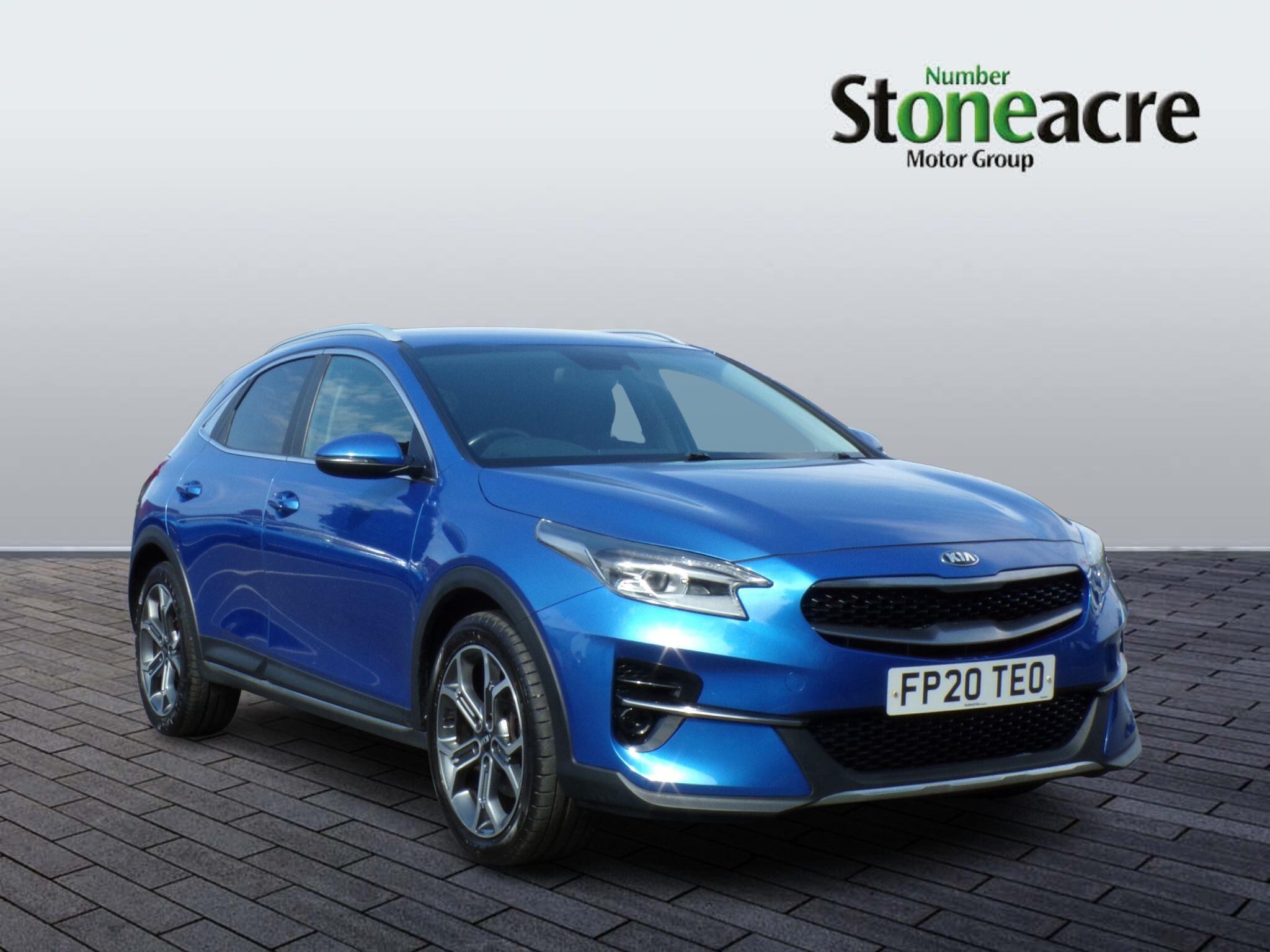 Main listing image - Kia XCeed