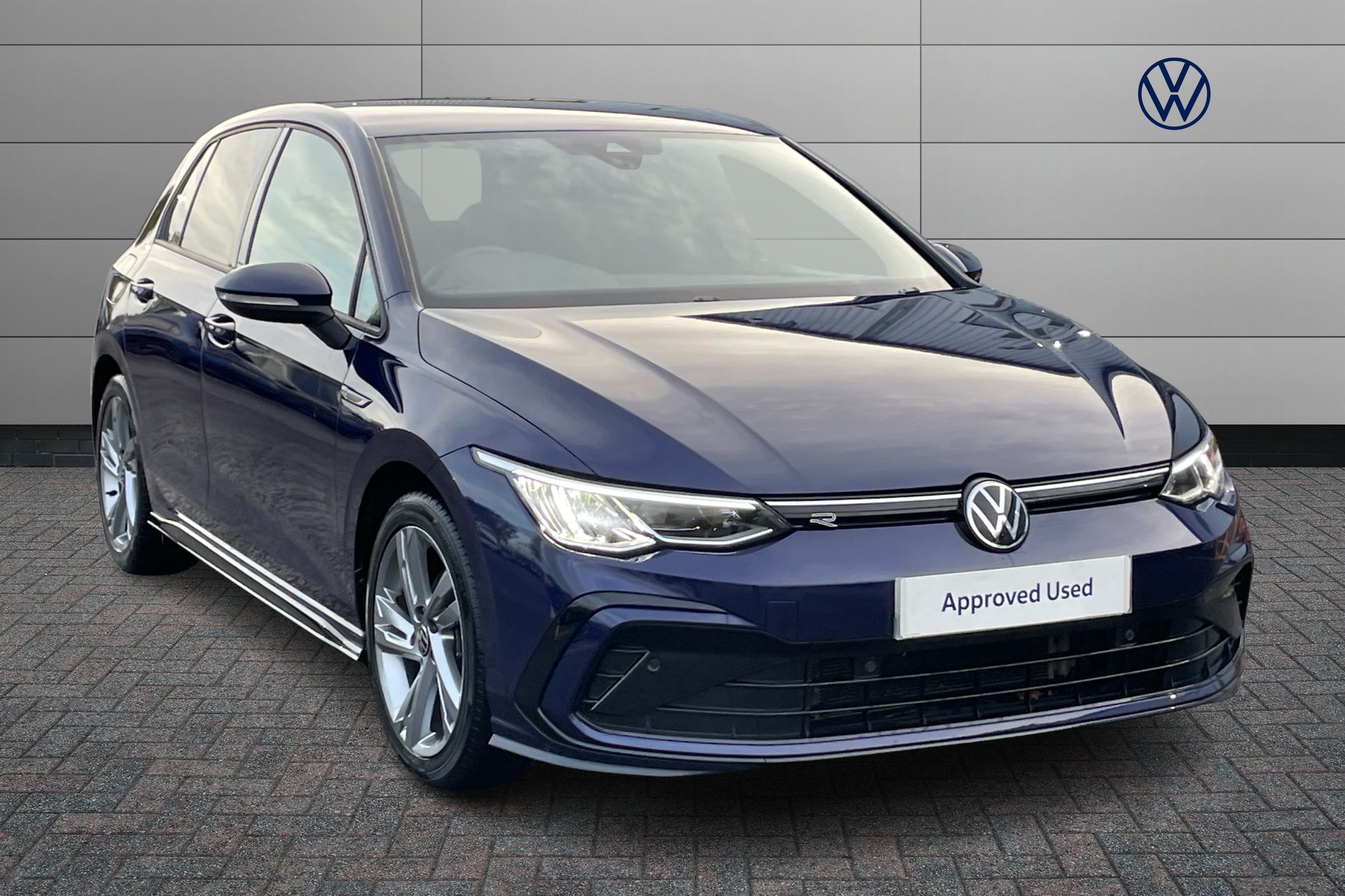 Main listing image - Volkswagen Golf