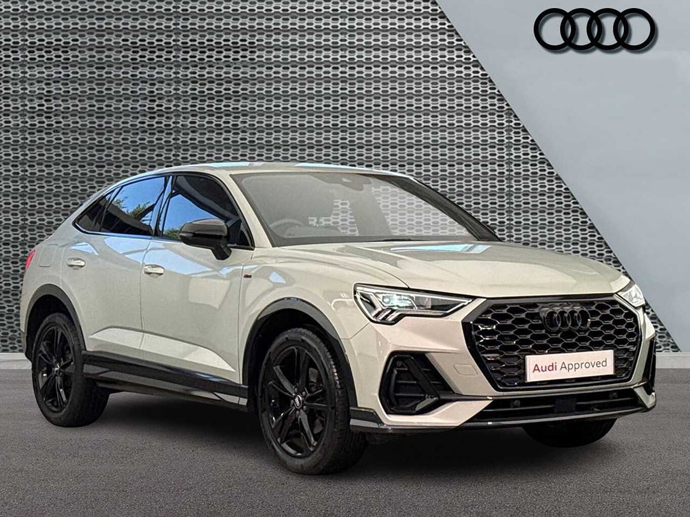Main listing image - Audi Q3
