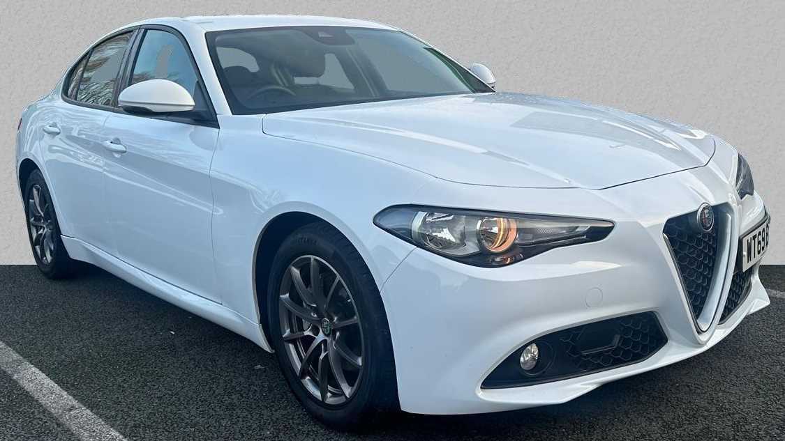 Main listing image - Alfa Romeo Giulia