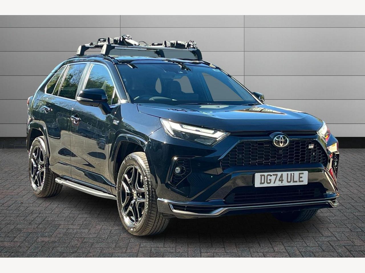 Main listing image - Toyota RAV4