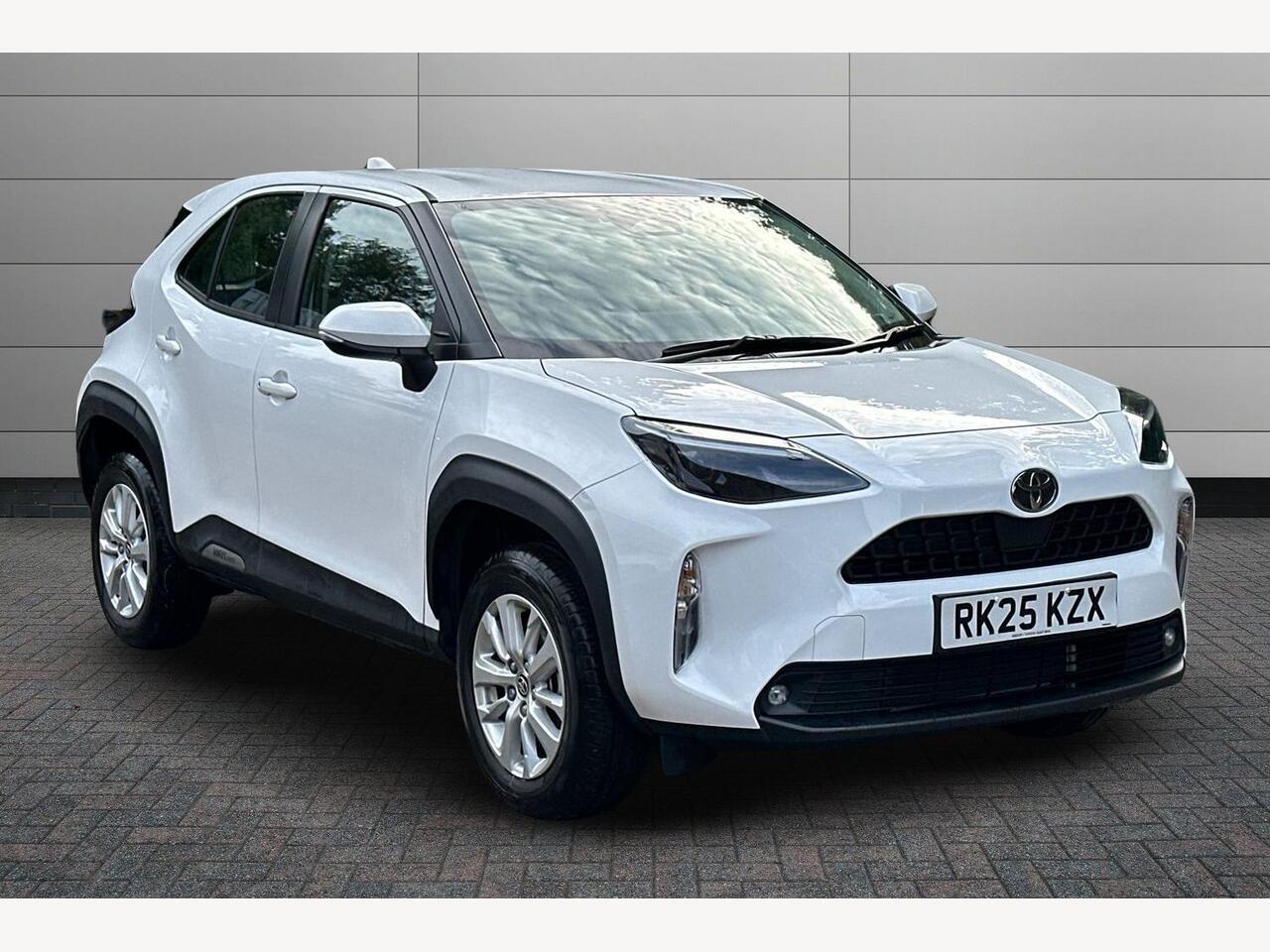 Main listing image - Toyota Yaris Cross