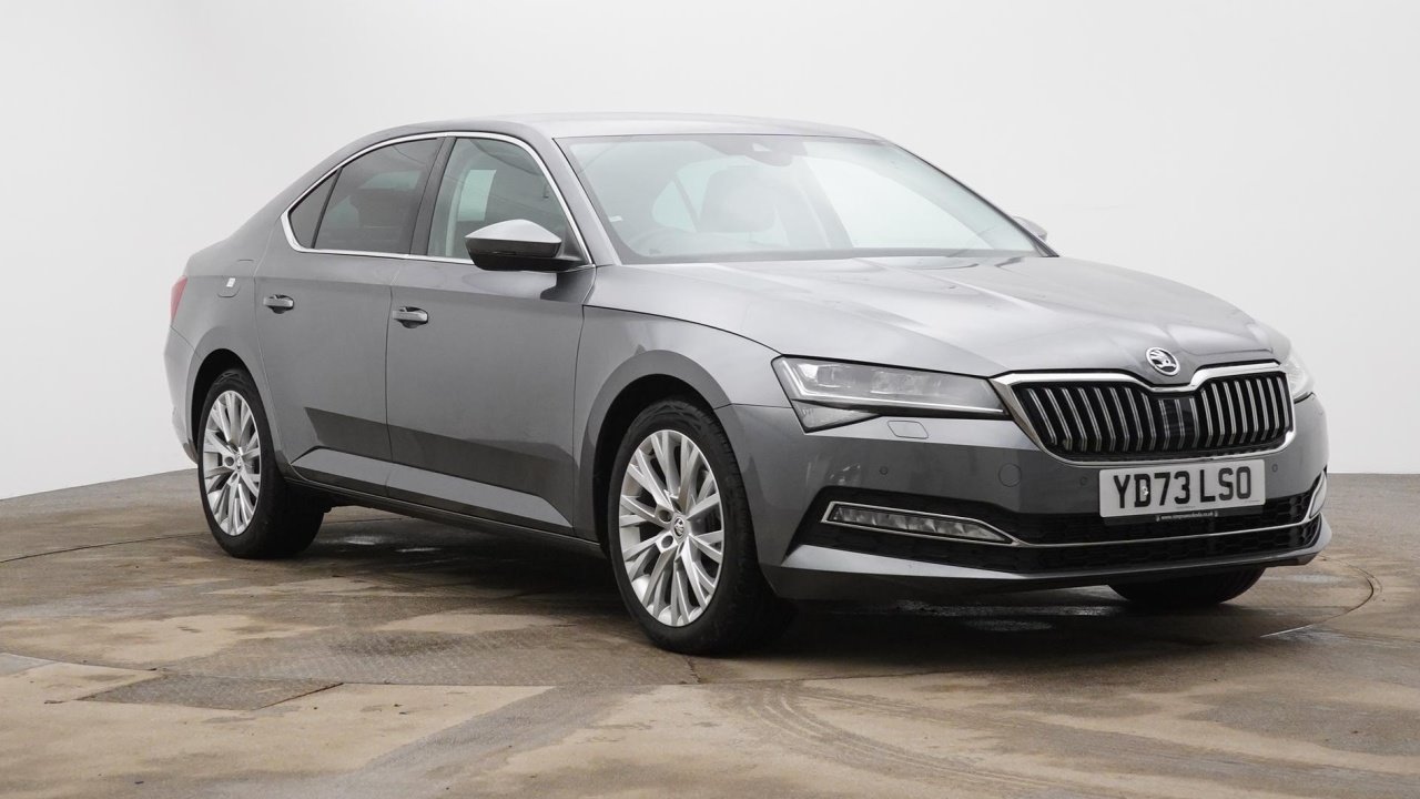 Main listing image - Skoda Superb