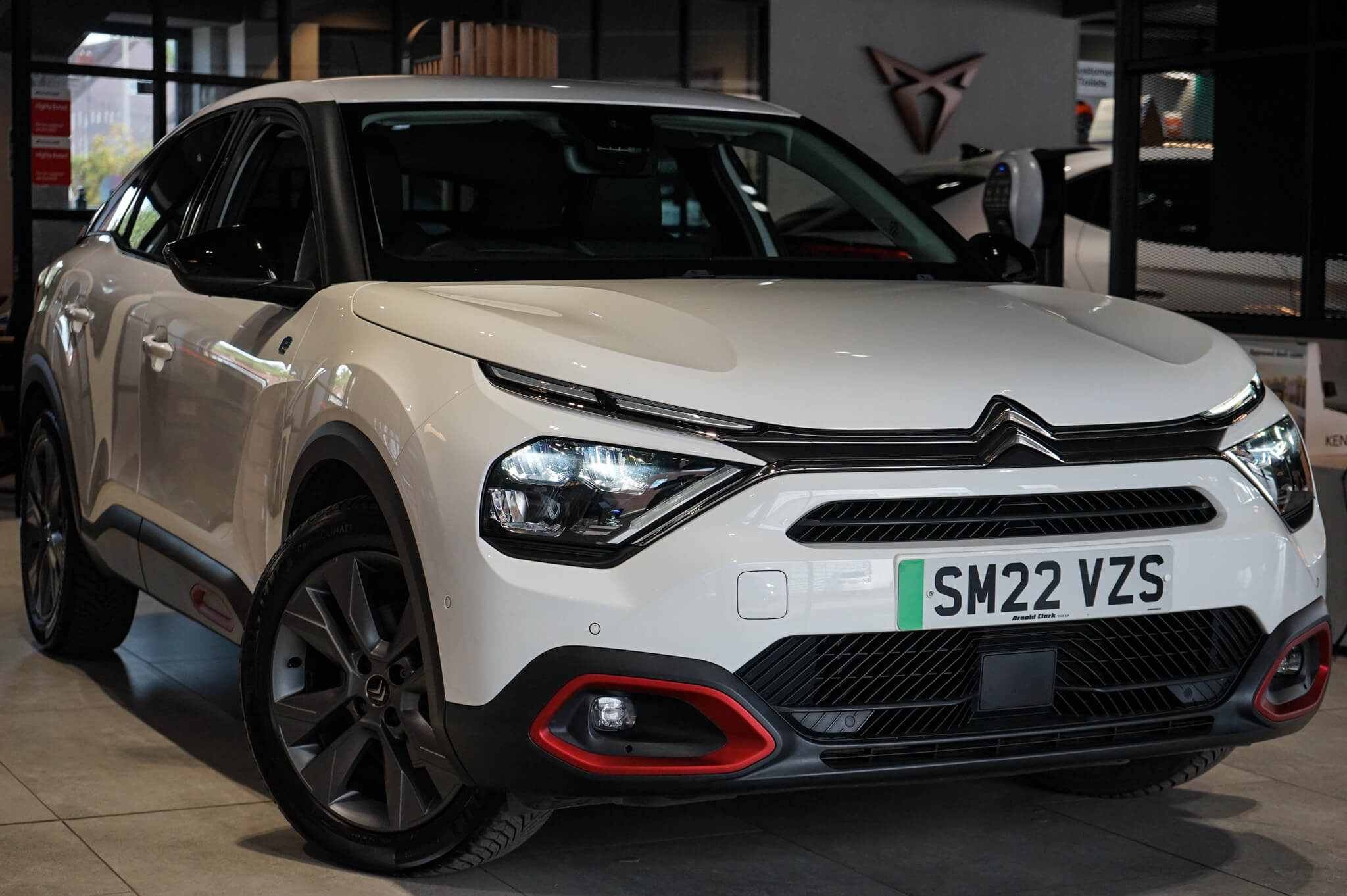 Main listing image - Citroen C4