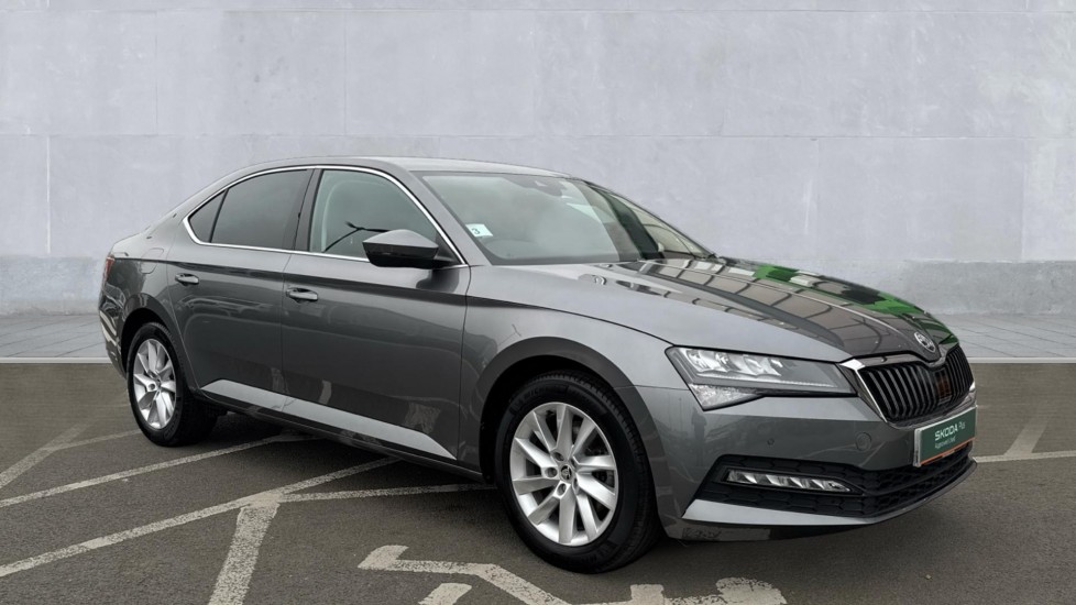 Main listing image - Skoda Superb