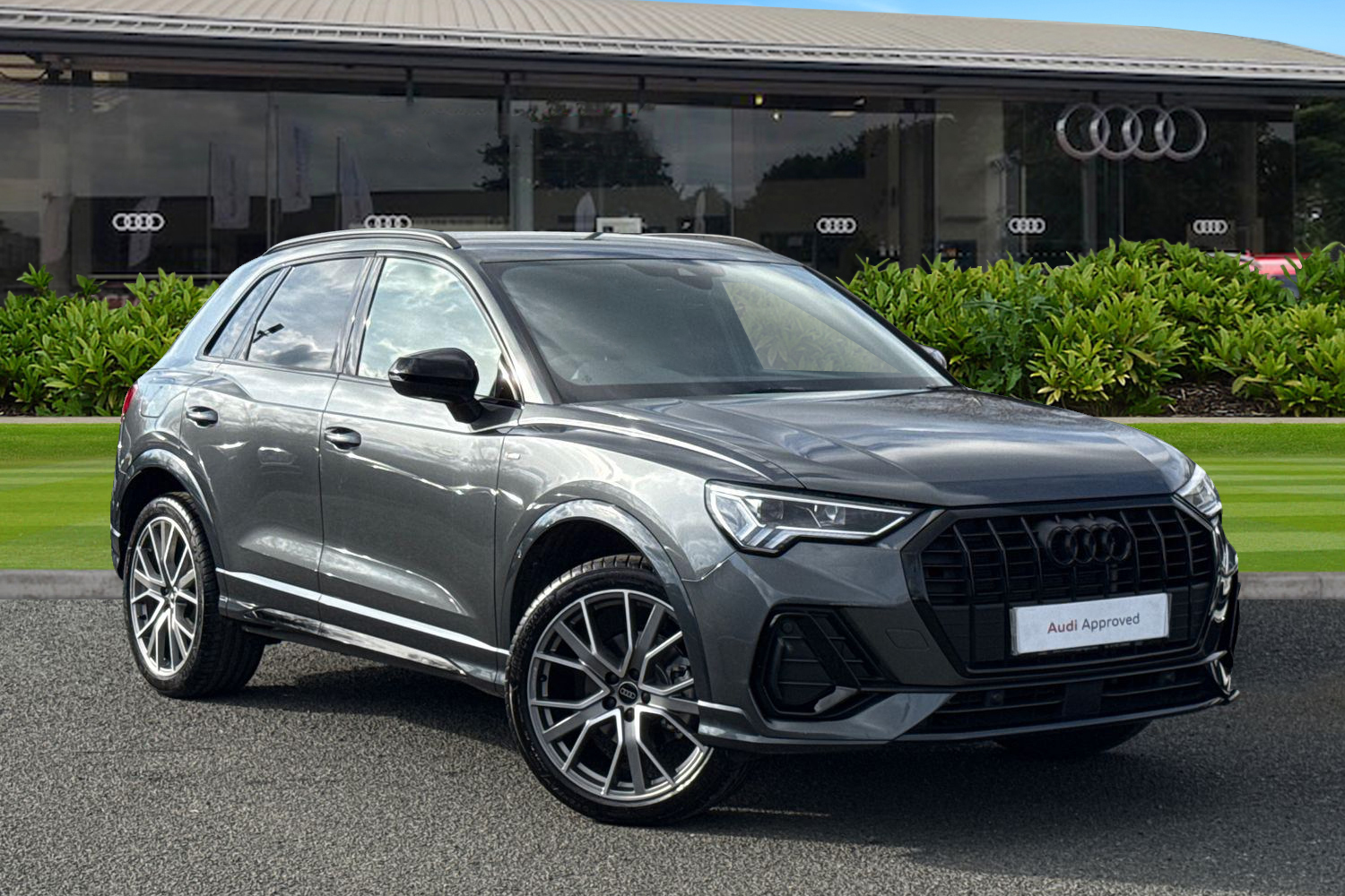 Main listing image - Audi Q3