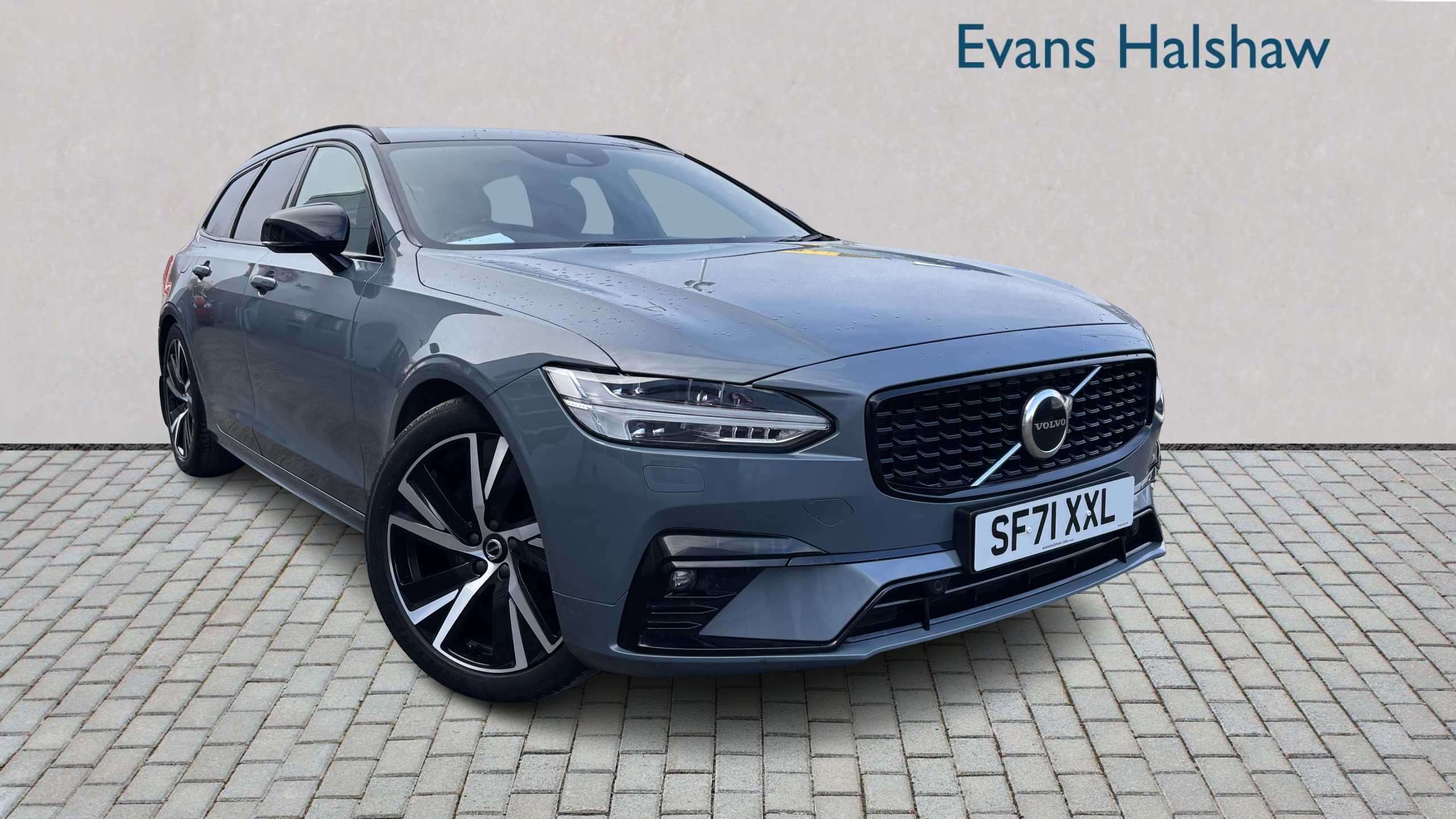 Main listing image - Volvo V90