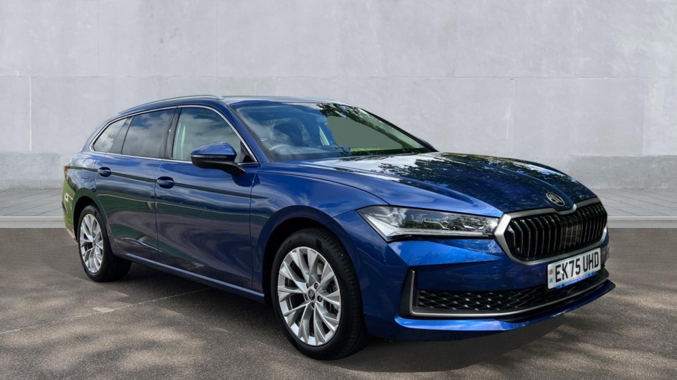 Main listing image - Skoda Superb Estate