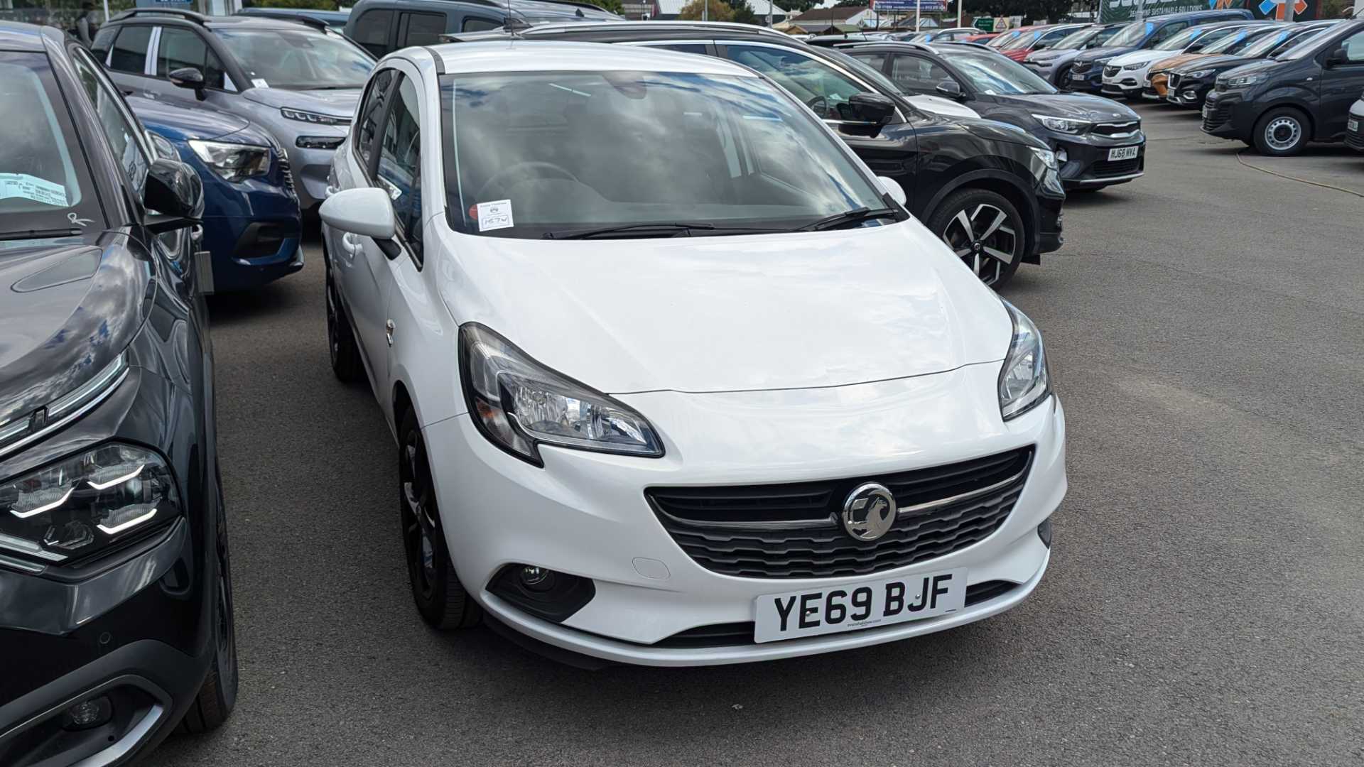 Main listing image - Vauxhall Corsa