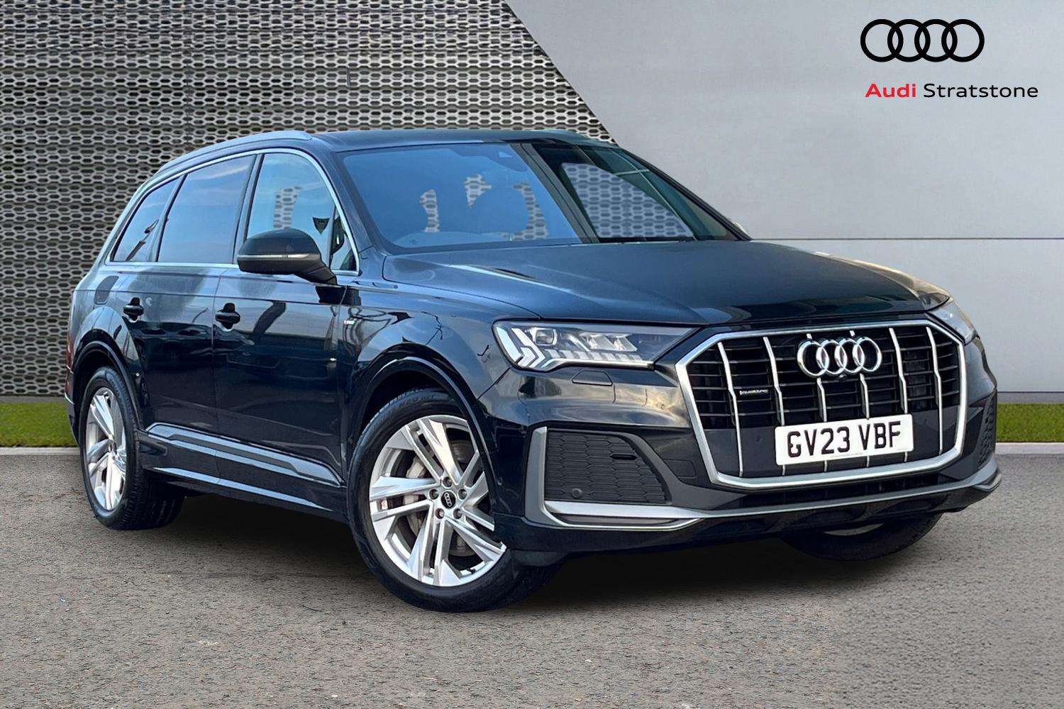 Main listing image - Audi Q7