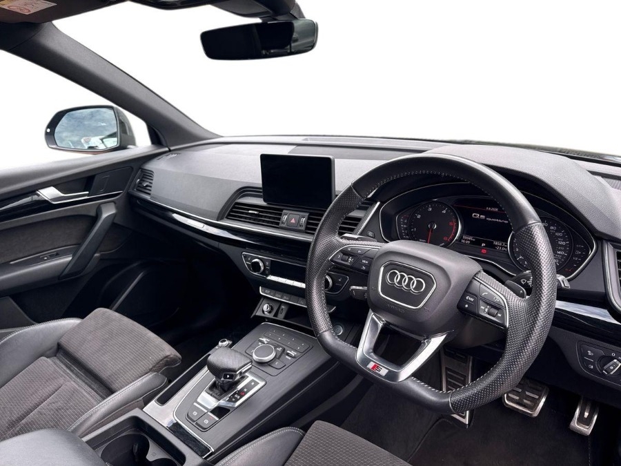 Main listing image - Audi Q5