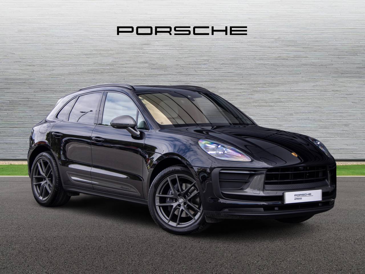 Main listing image - Porsche Macan