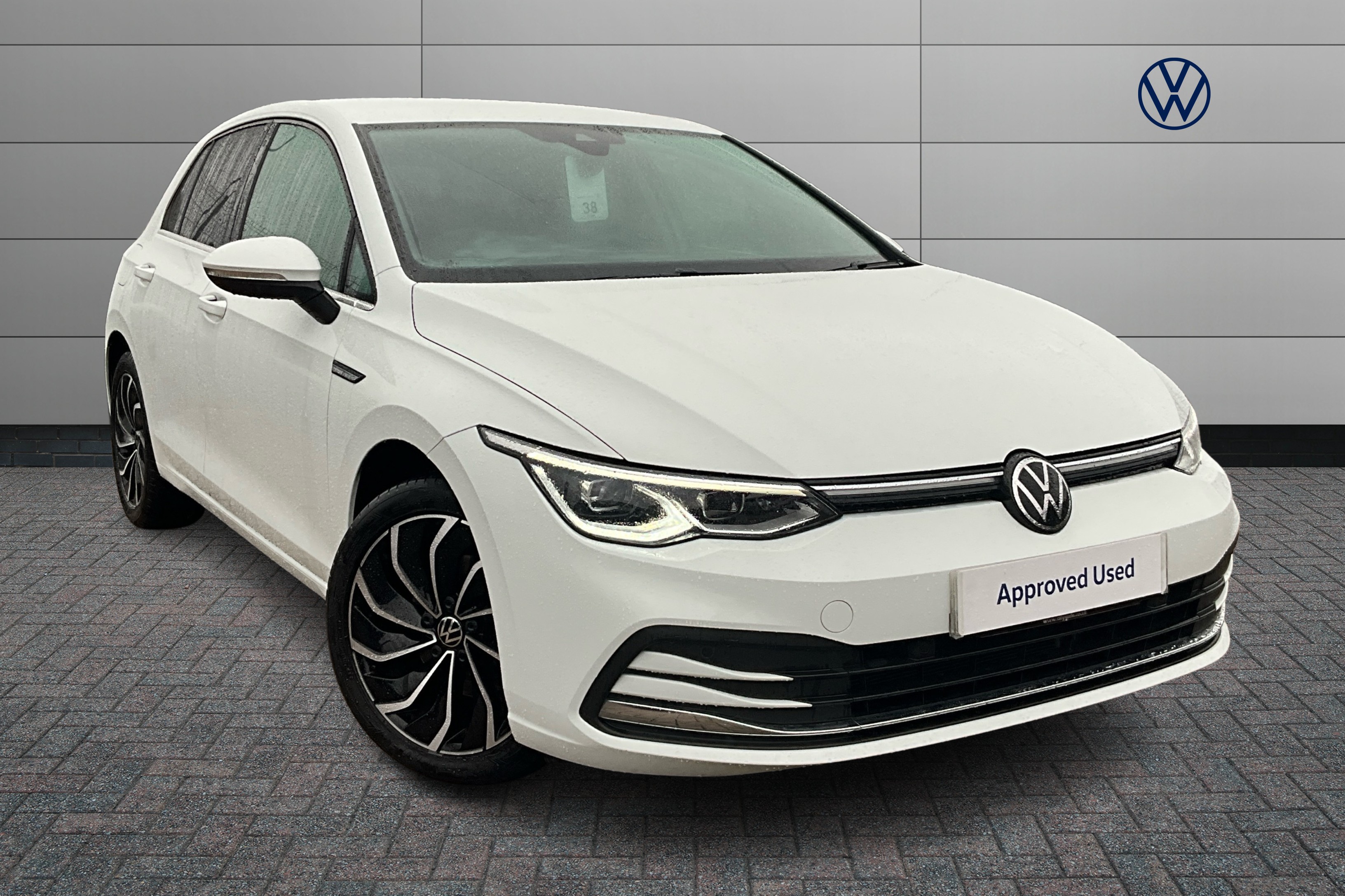 Main listing image - Volkswagen Golf