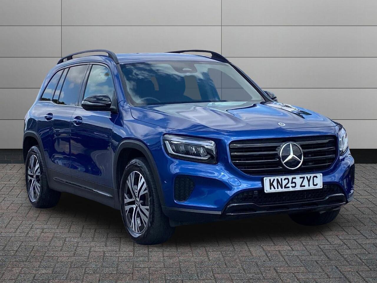 Main listing image - Mercedes-Benz GLB