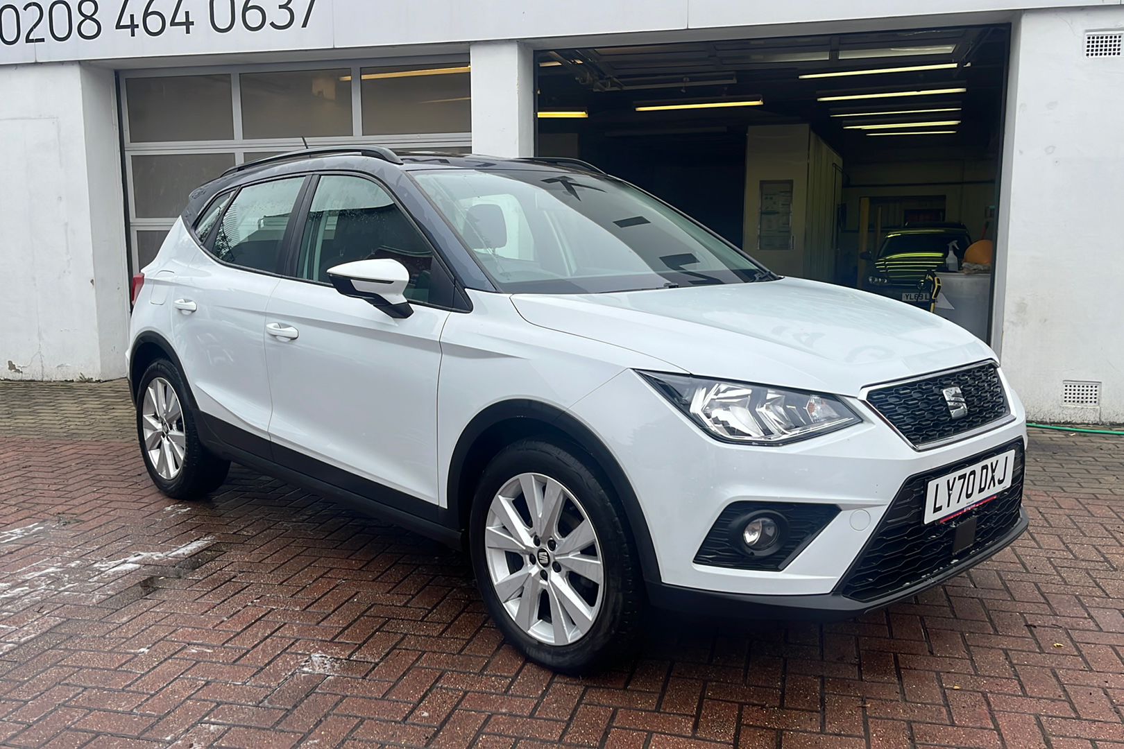 Main listing image - SEAT Arona